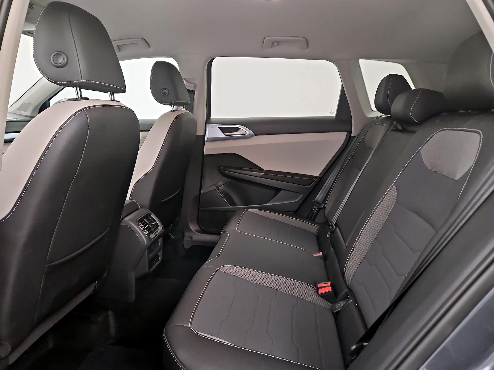 2025 Volkswagen Taos SE - Photo 20