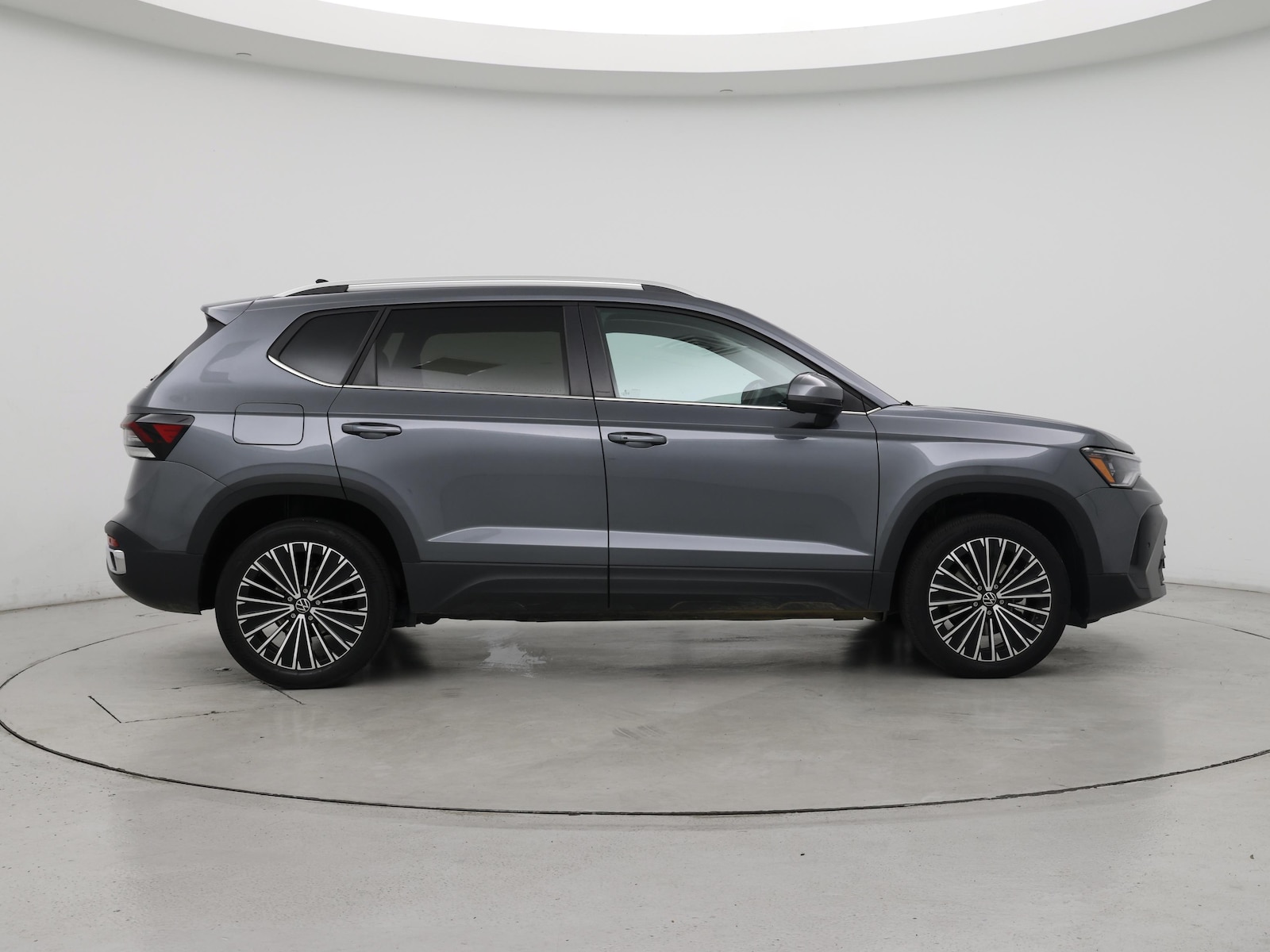 2025 Volkswagen Taos SE - Photo 8