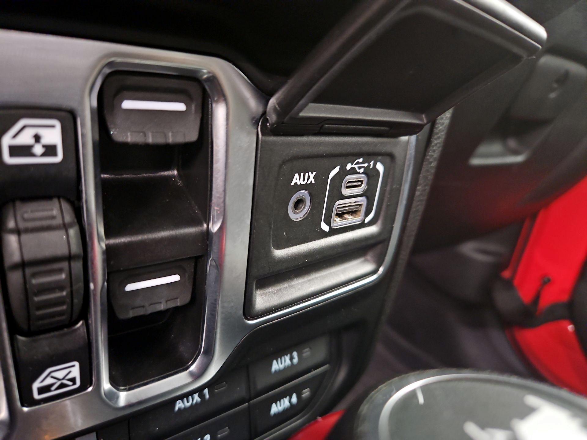 Thumbnail: 2025 Jeep Wrangler - 18