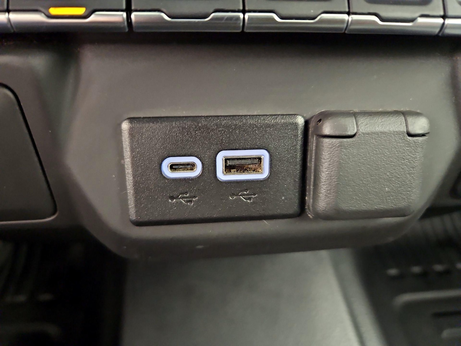 2025 GMC Sierra 1500 Pro - Photo 19