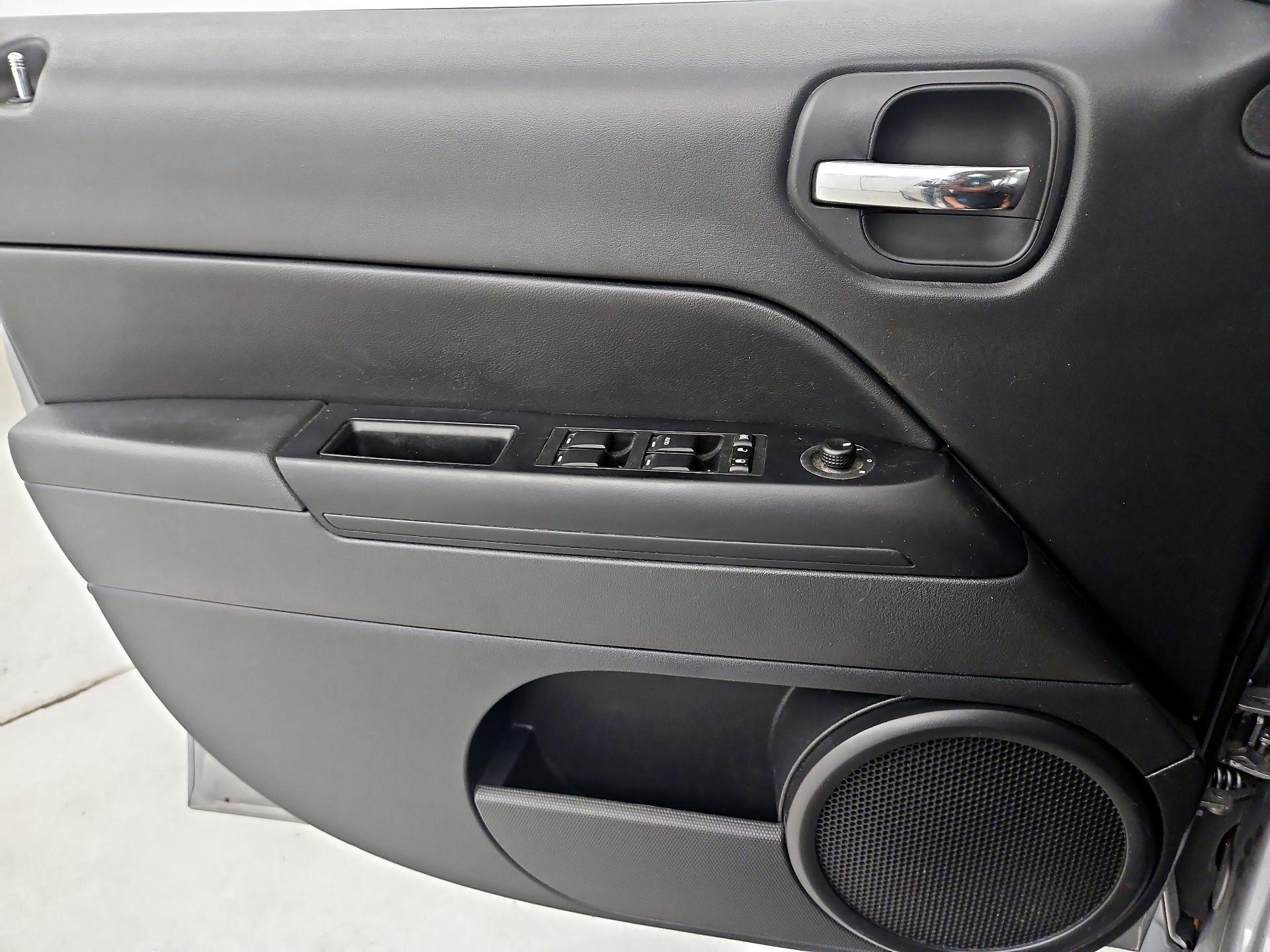 Thumbnail: 2016 Jeep Patriot - 12