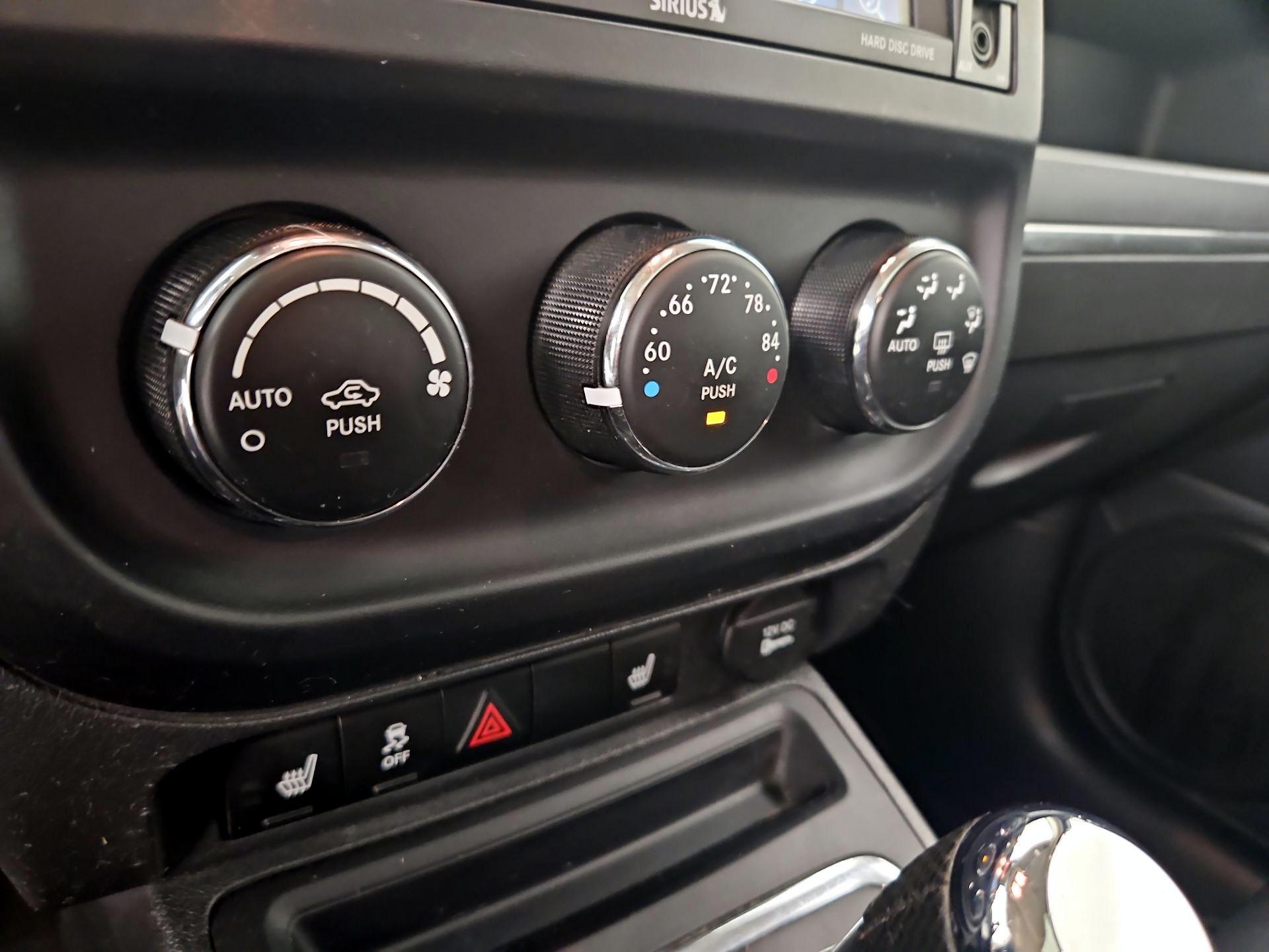 Thumbnail: 2016 Jeep Patriot - 15