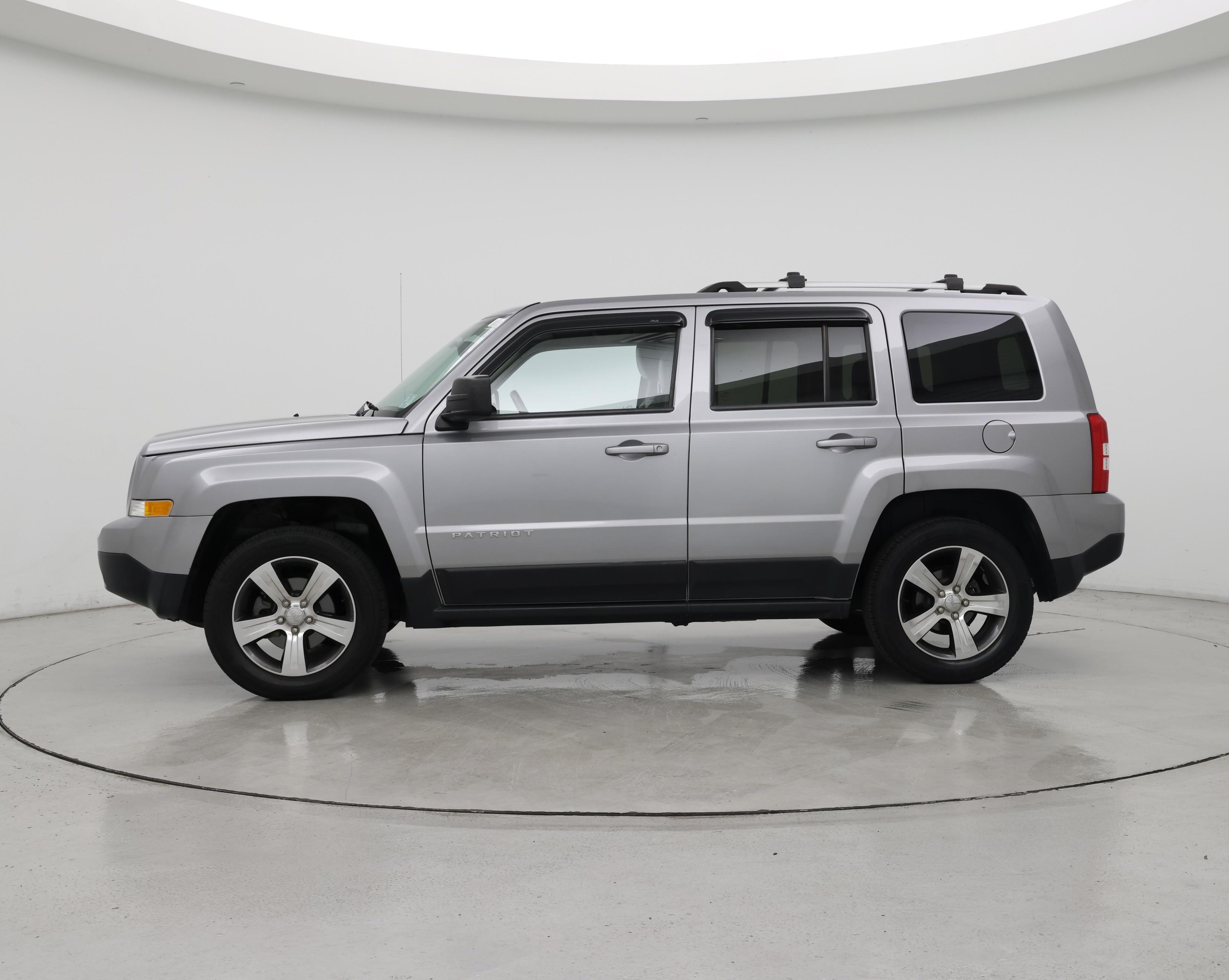 Thumbnail: 2016 Jeep Patriot - 3