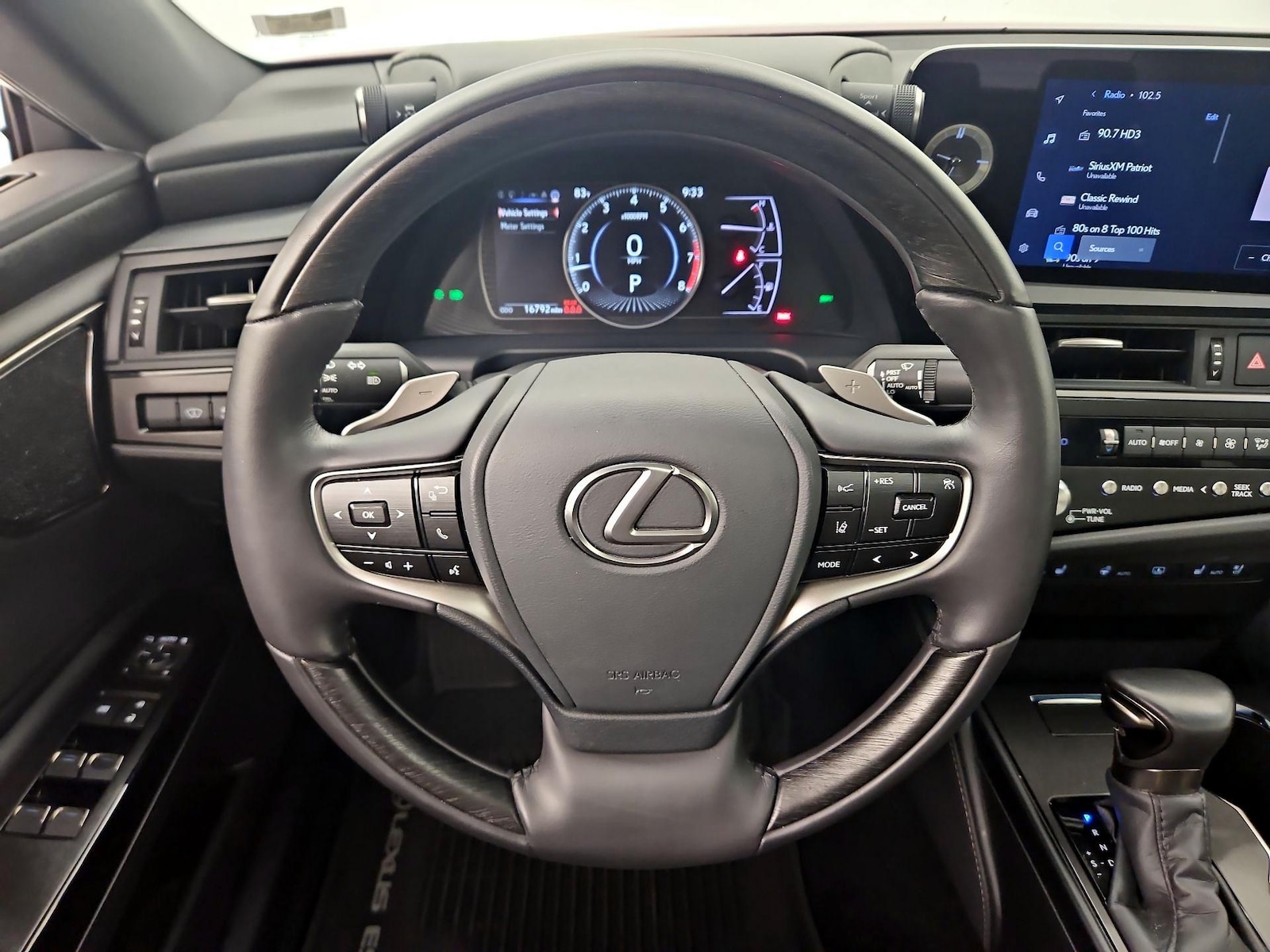 2025 Lexus ES 350 Luxury - Photo 11
