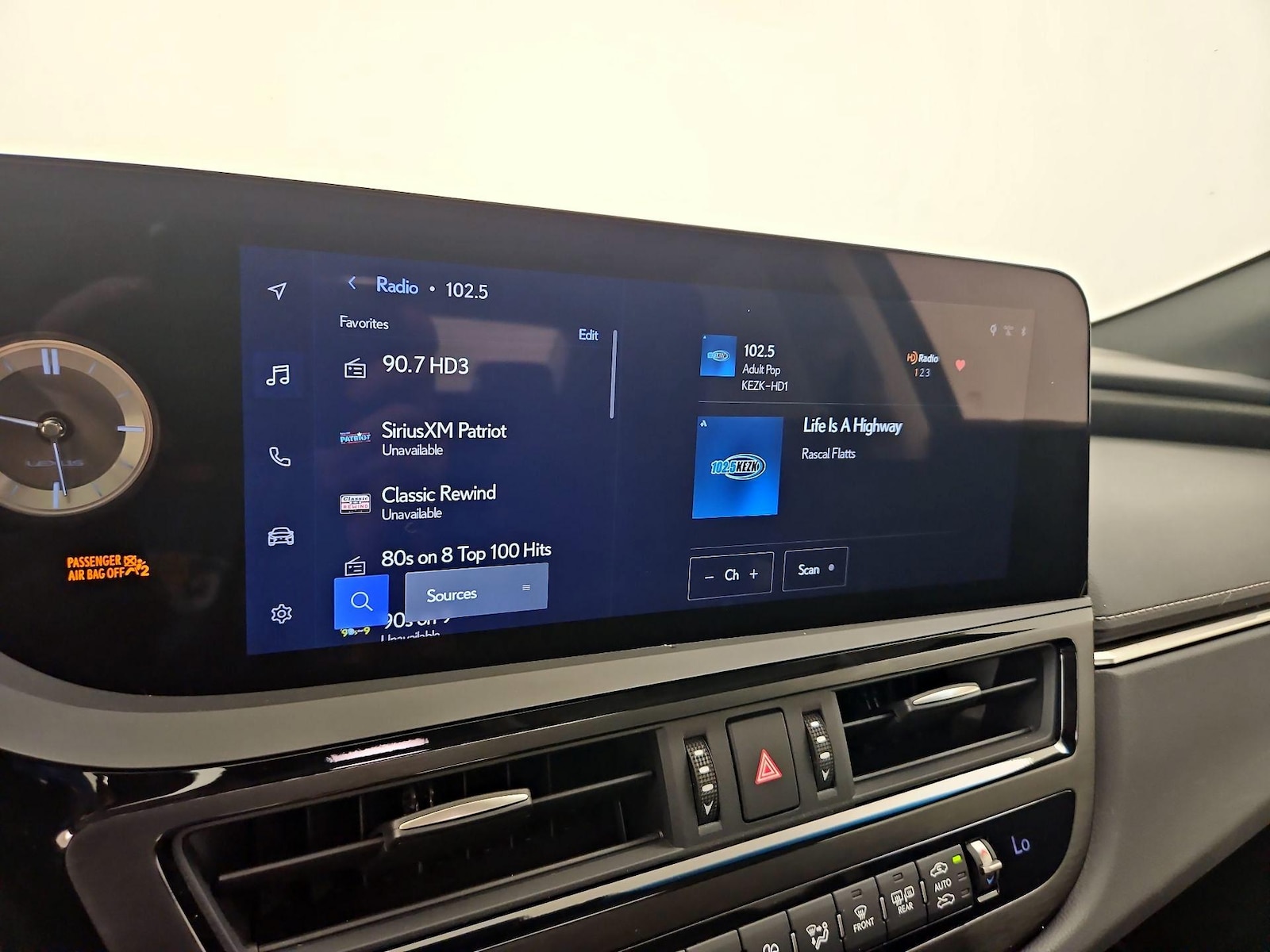 2025 Lexus ES 350 Luxury - Photo 16