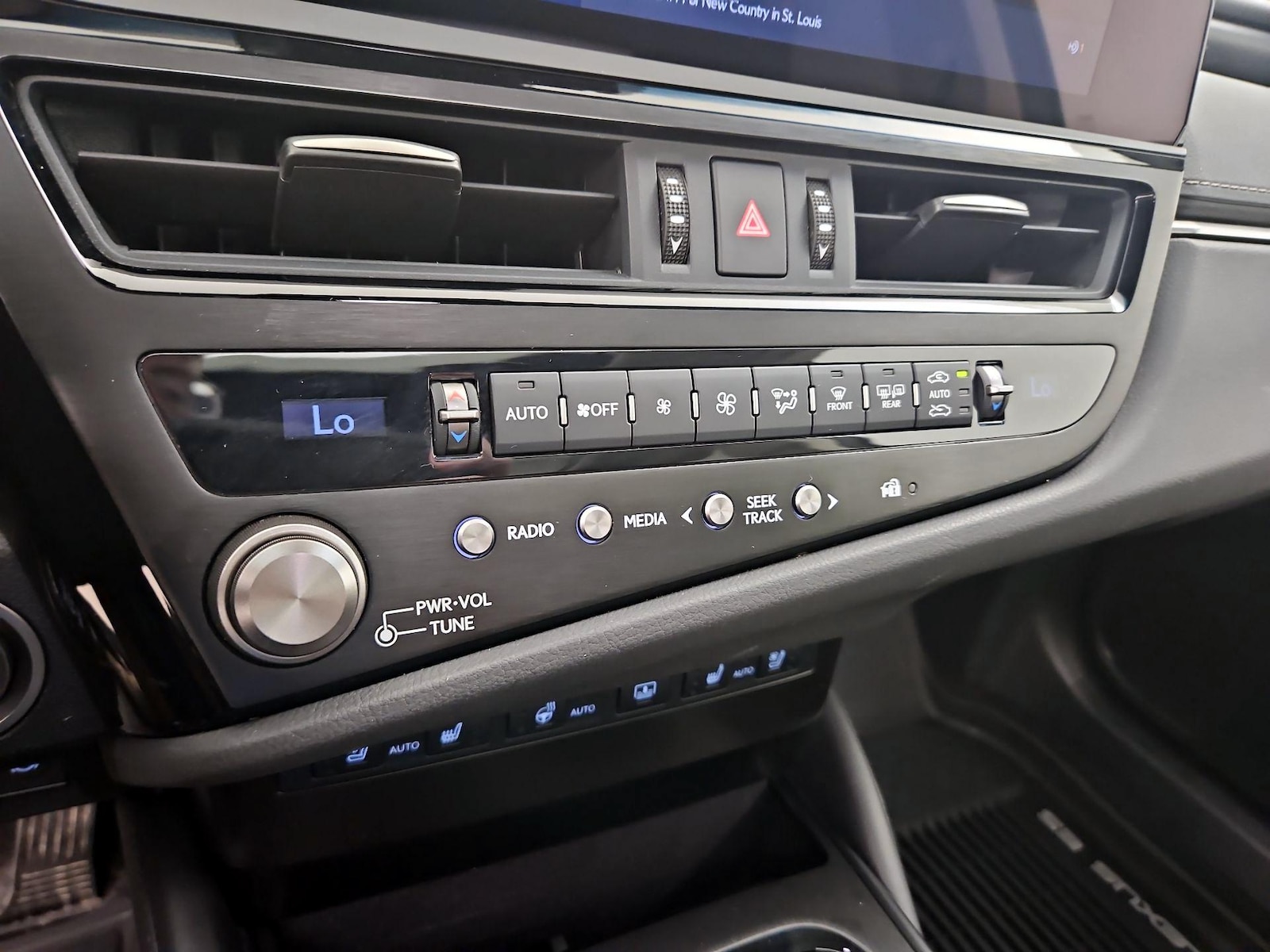 2025 Lexus ES 350 Luxury - Photo 17