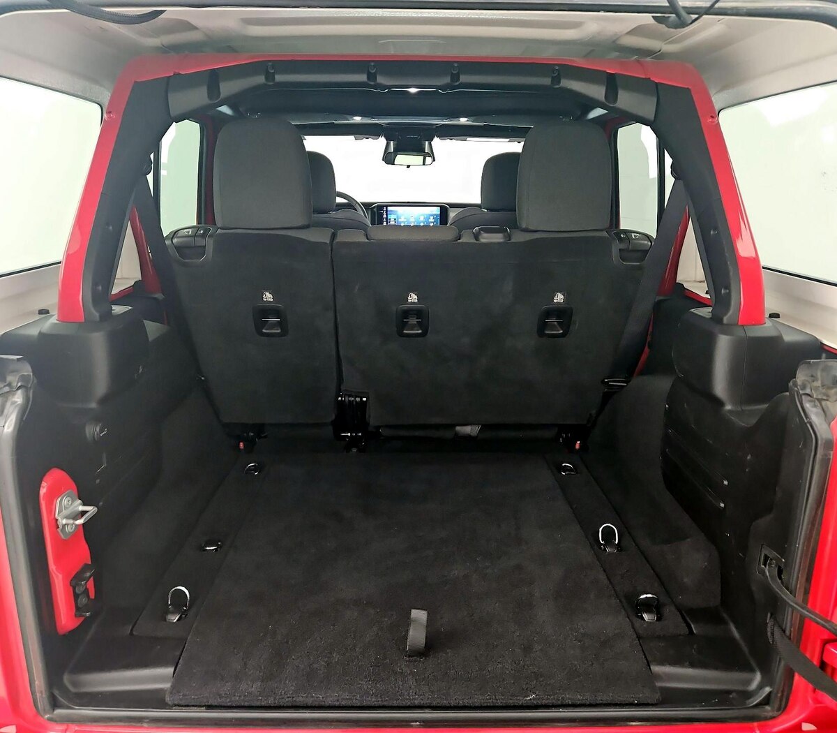 Trunk/Cargo (Seats Up)