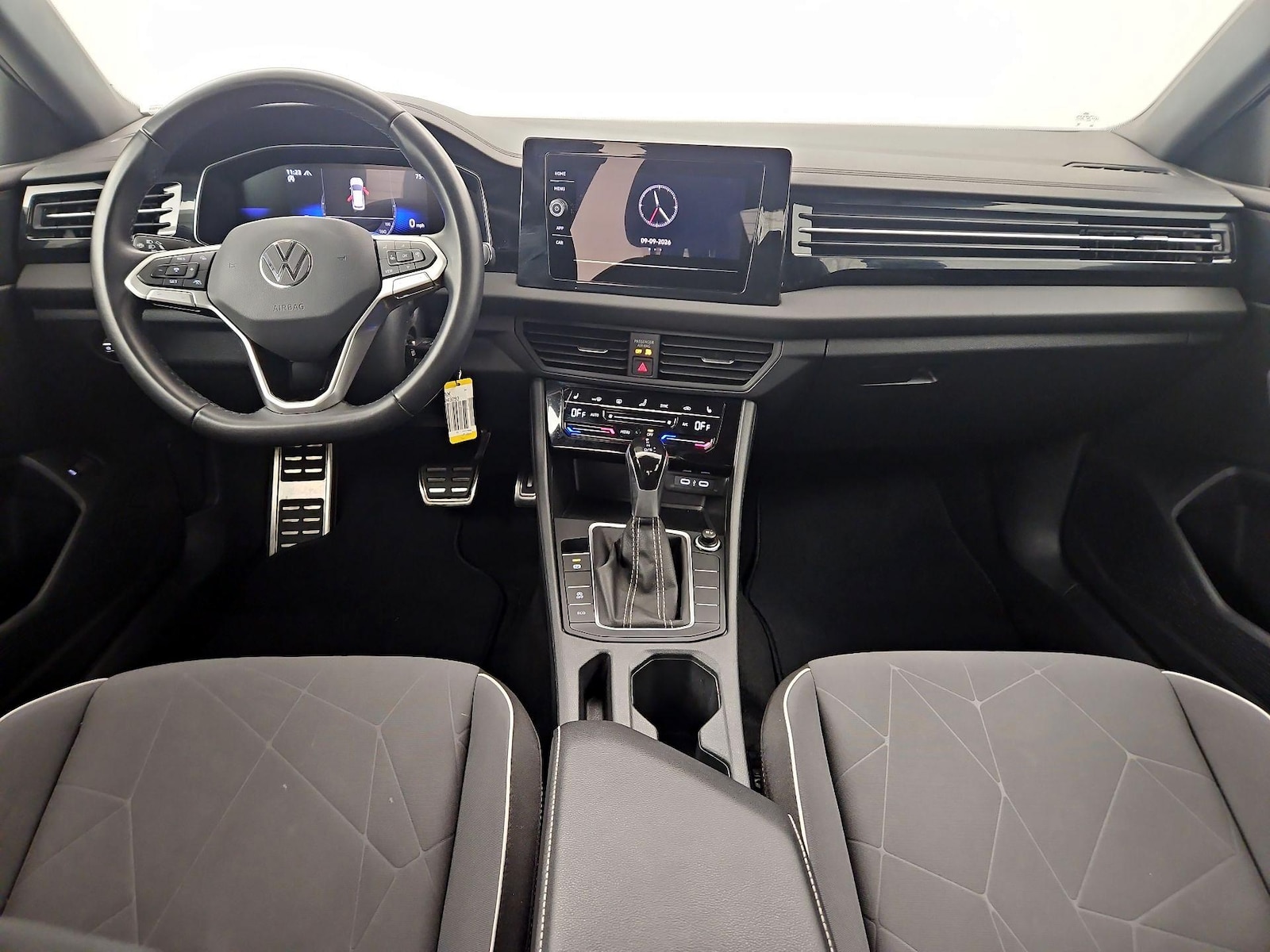 2025 Volkswagen Jetta Sport - Photo 10