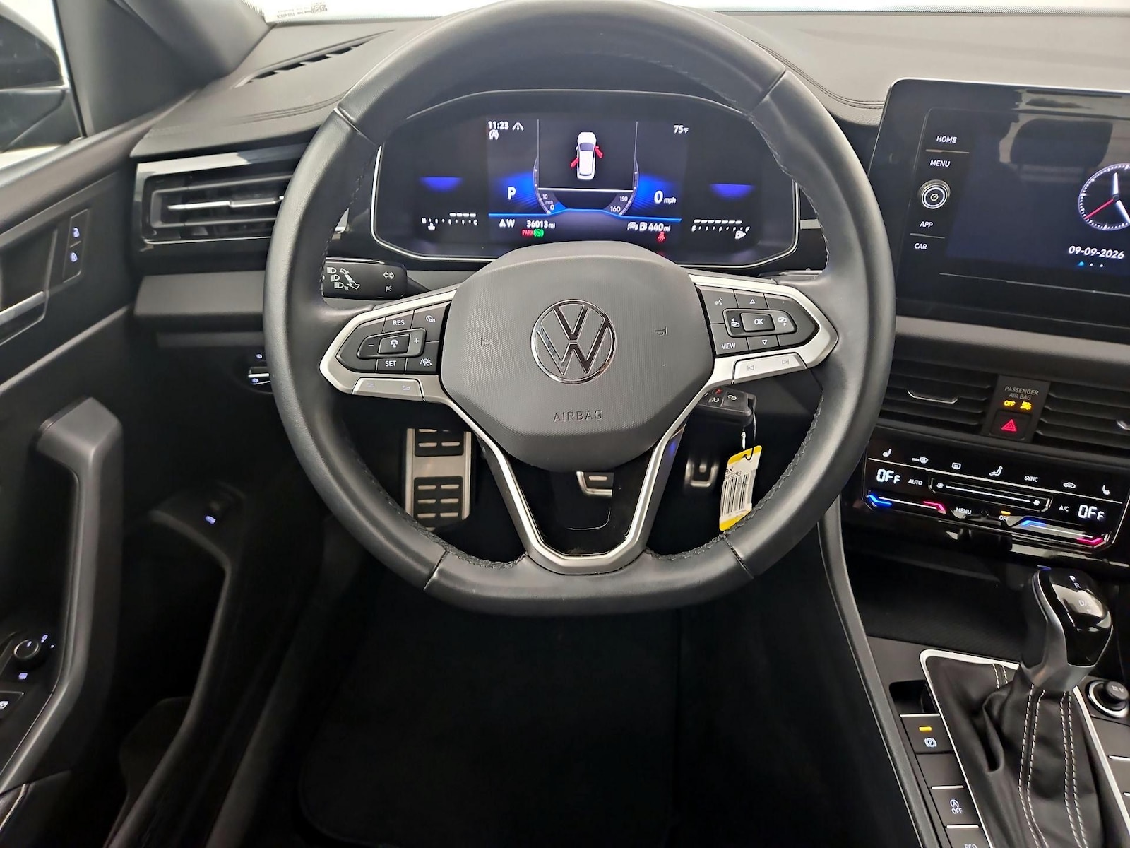 2025 Volkswagen Jetta Sport - Photo 11