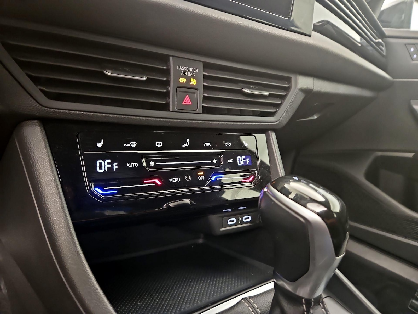 2025 Volkswagen Jetta Sport - Photo 17
