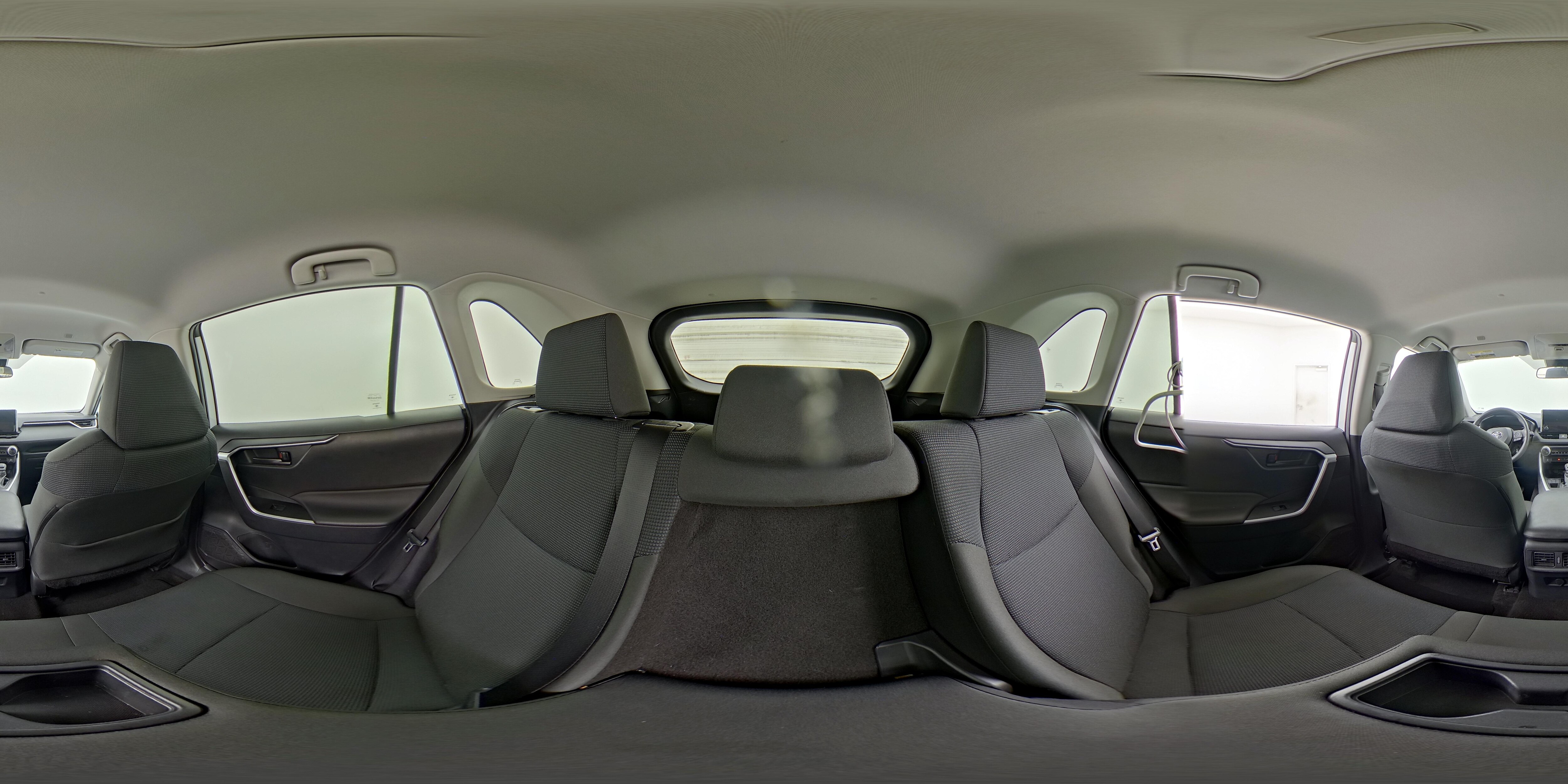 2025 Toyota RAV4 LE - Photo 25