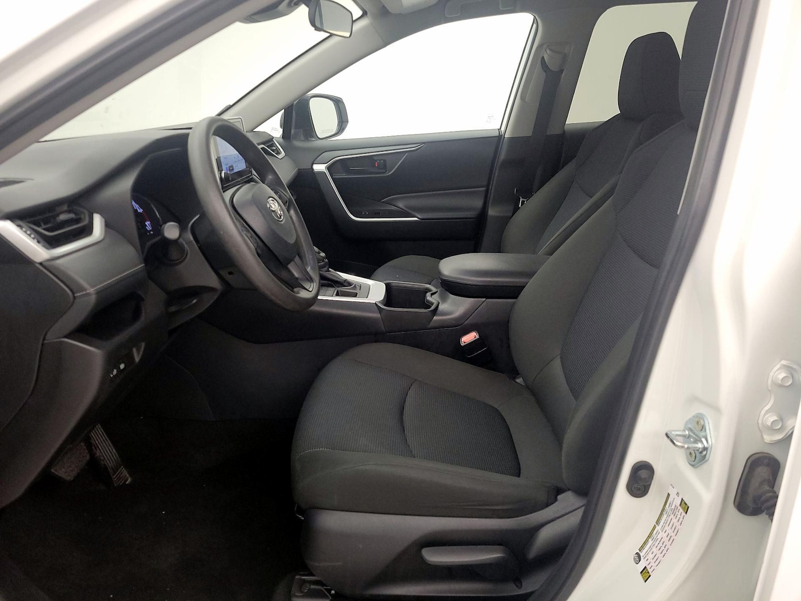 2025 Toyota RAV4 LE - Photo 12