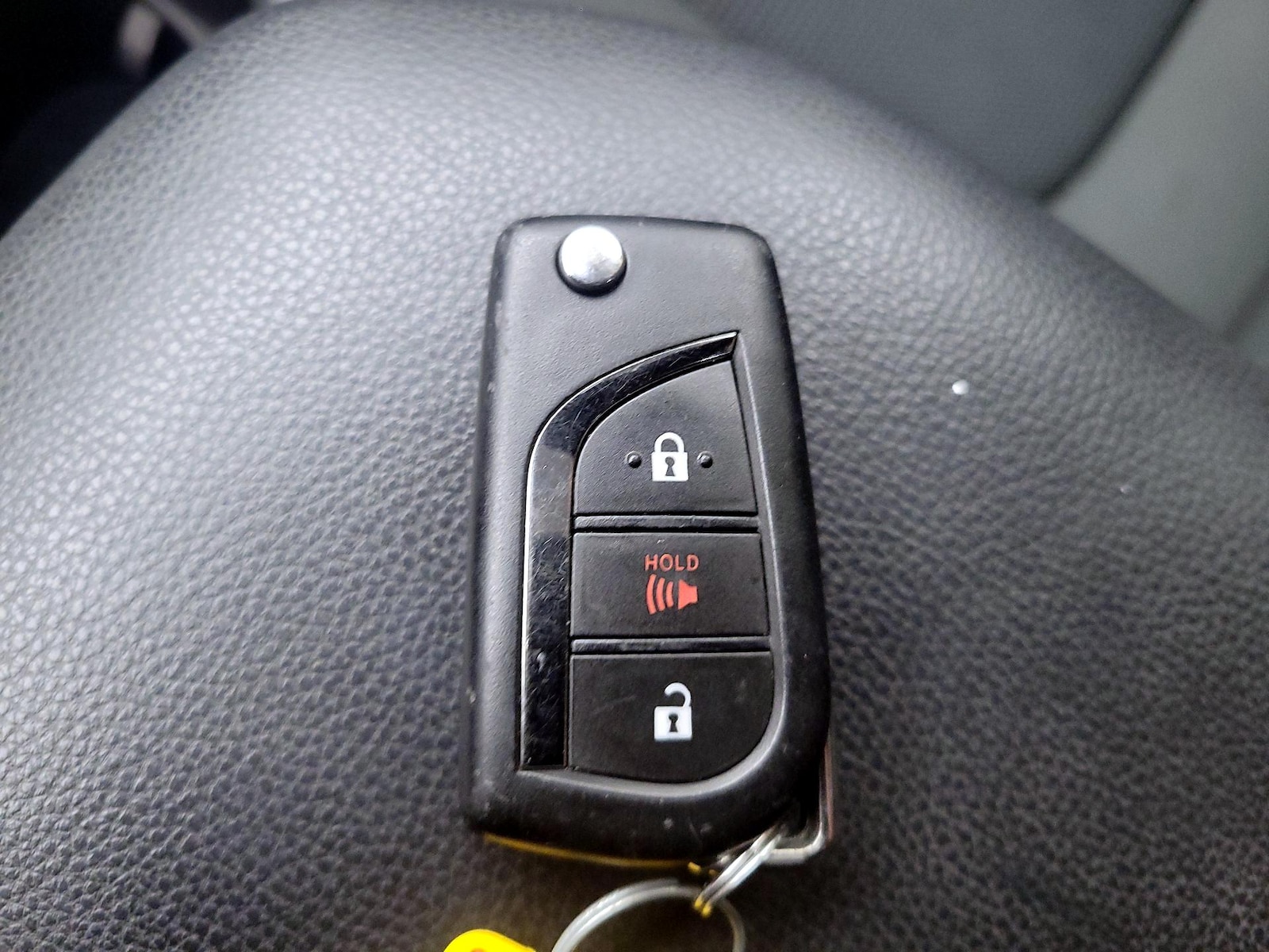 2025 Toyota RAV4 LE - Photo 23