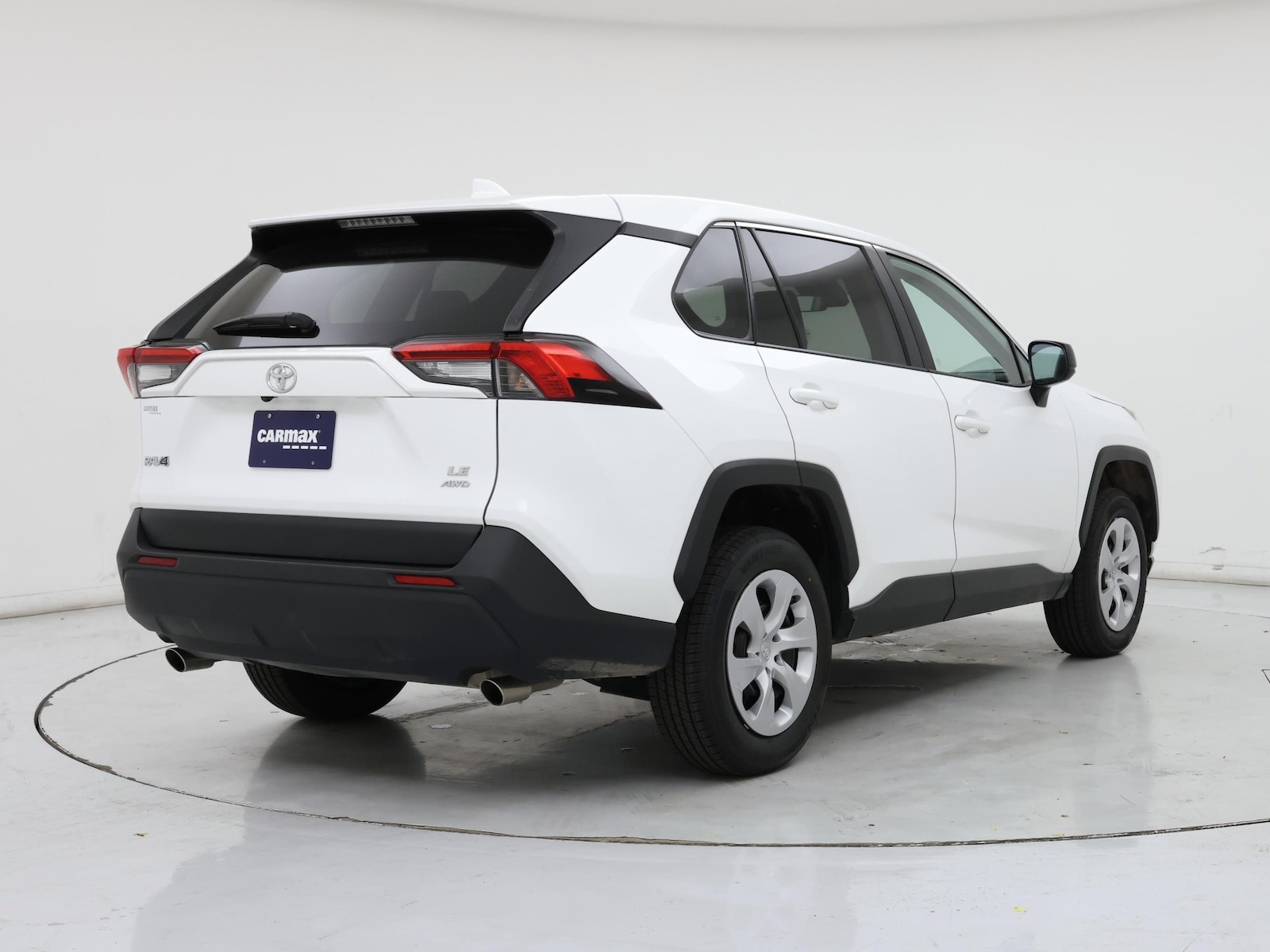 2025 Toyota RAV4 LE - Photo 9