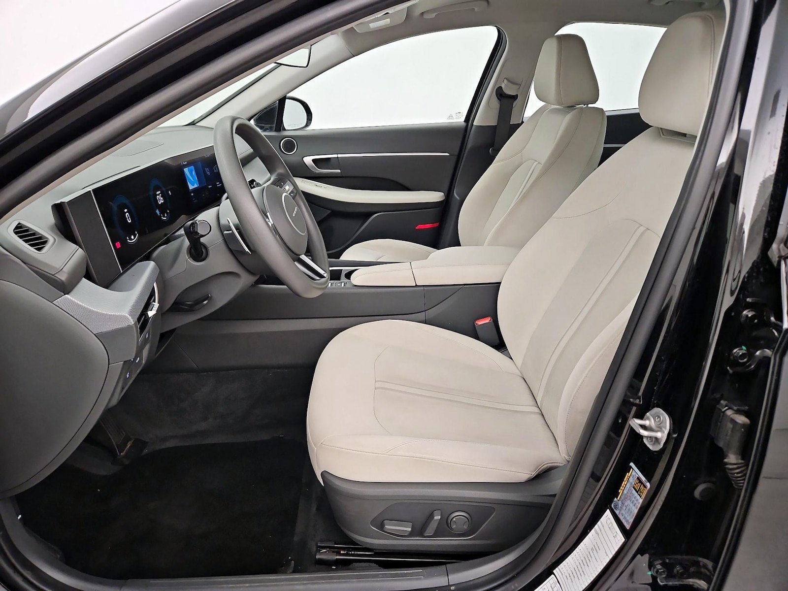 2025 Hyundai Sonata SEL - Photo 12
