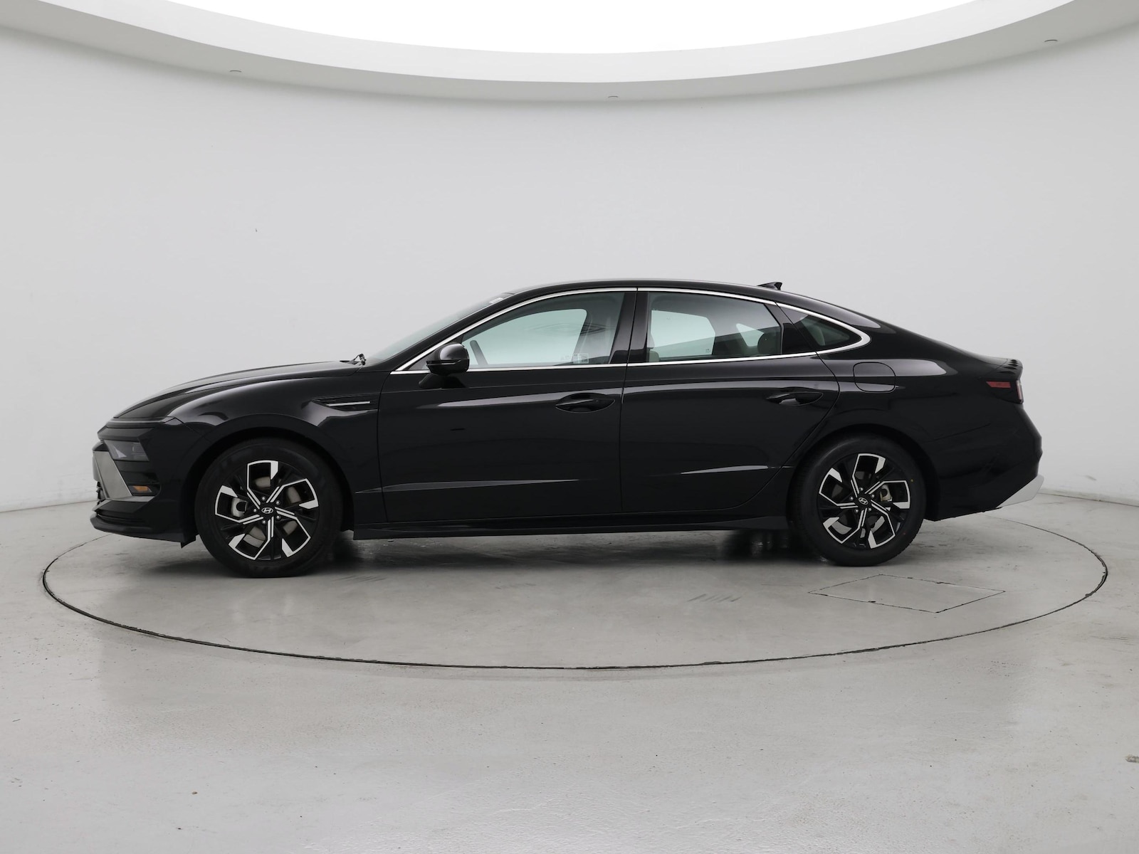 2025 Hyundai Sonata SEL - Photo 4