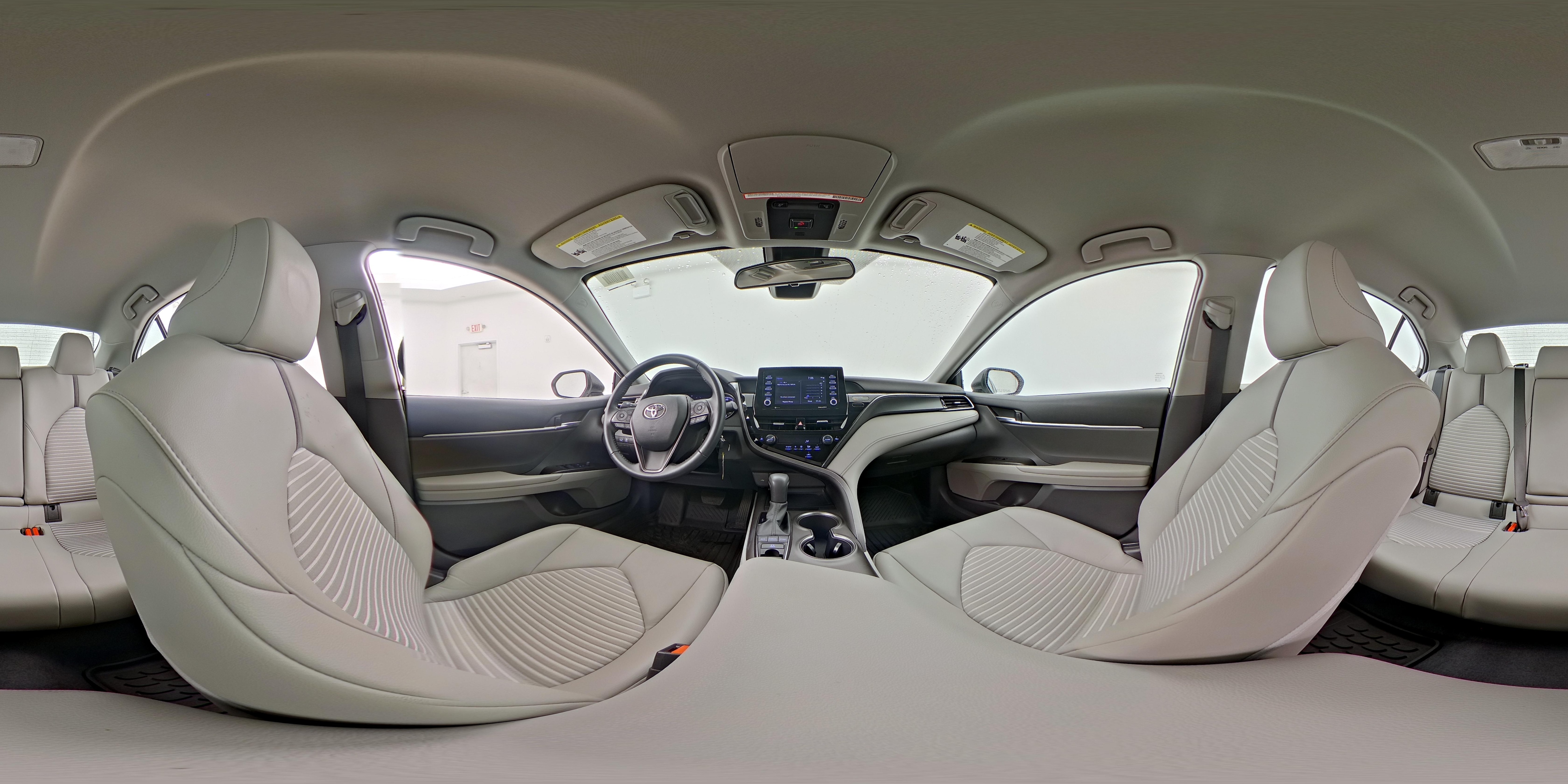 2022 Toyota Camry SE - Photo 25