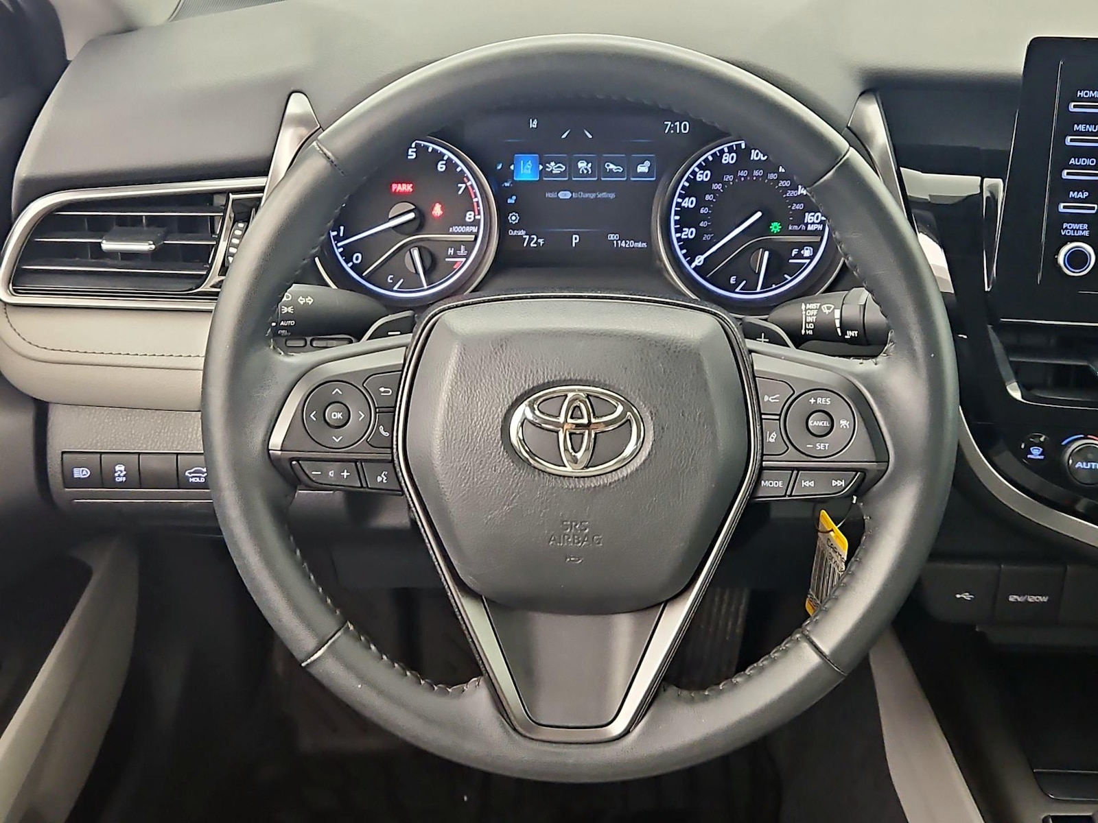 2022 Toyota Camry SE - Photo 11