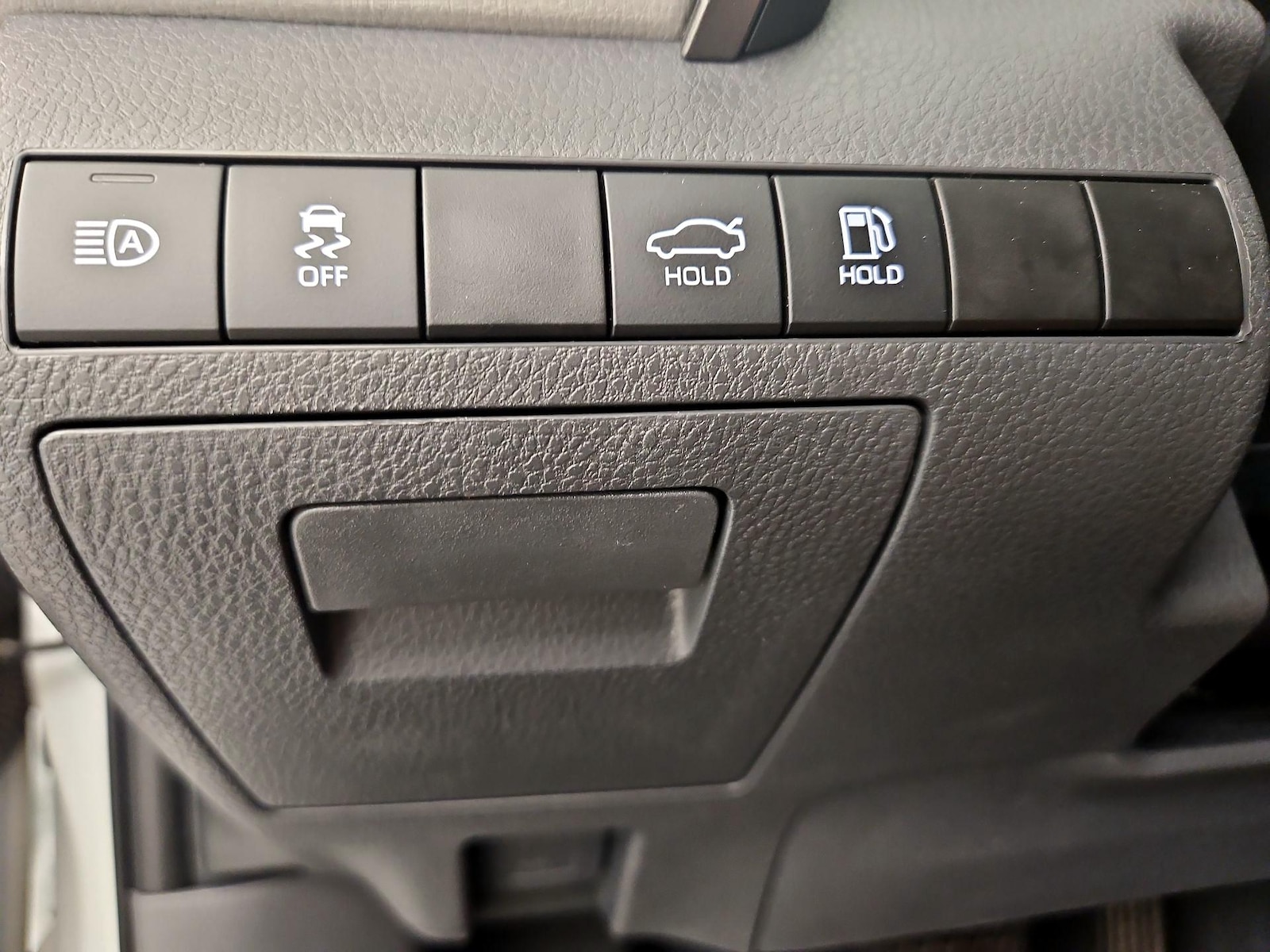 2022 Toyota Camry SE - Photo 14