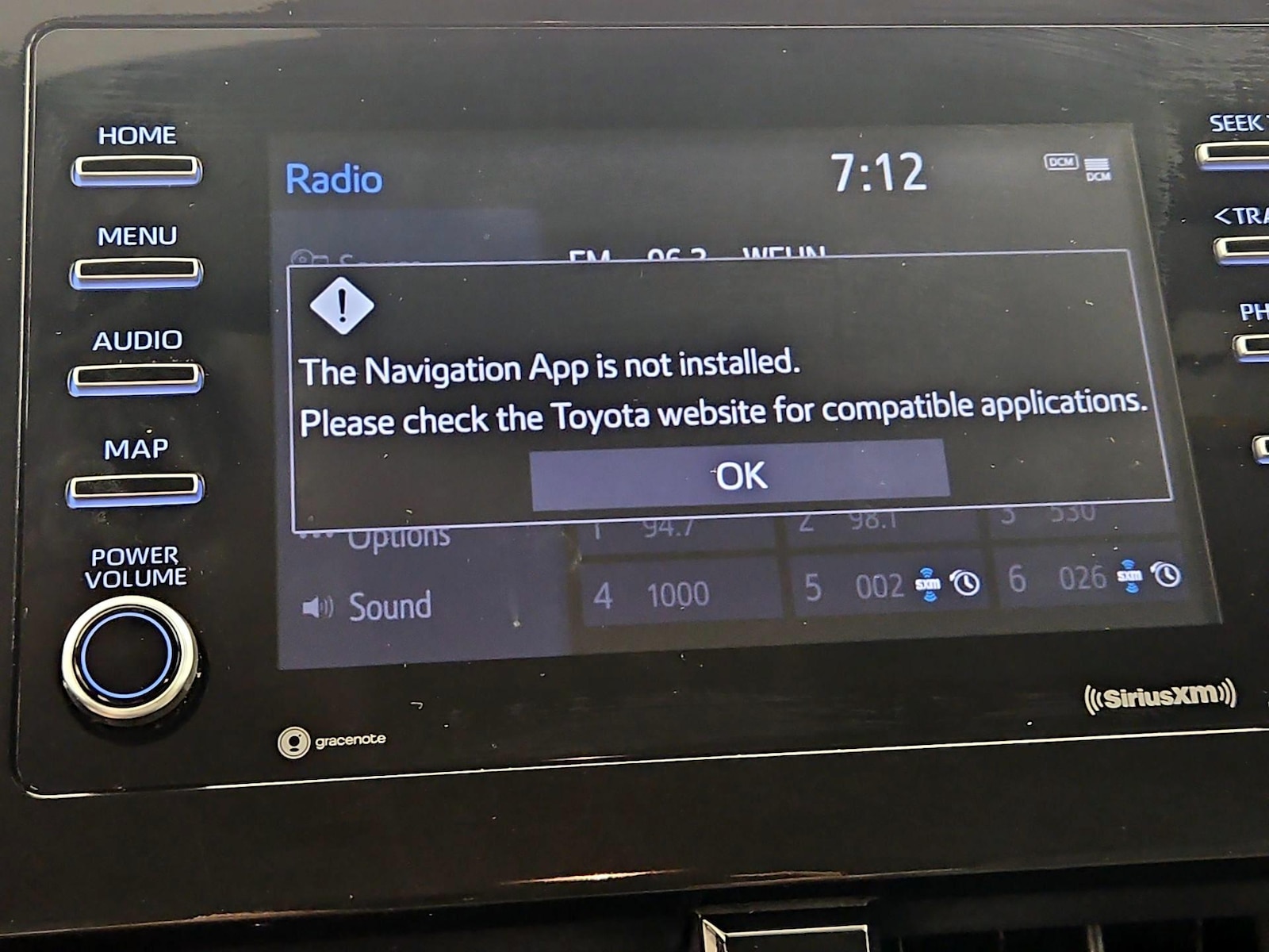 2022 Toyota Camry SE - Photo 15