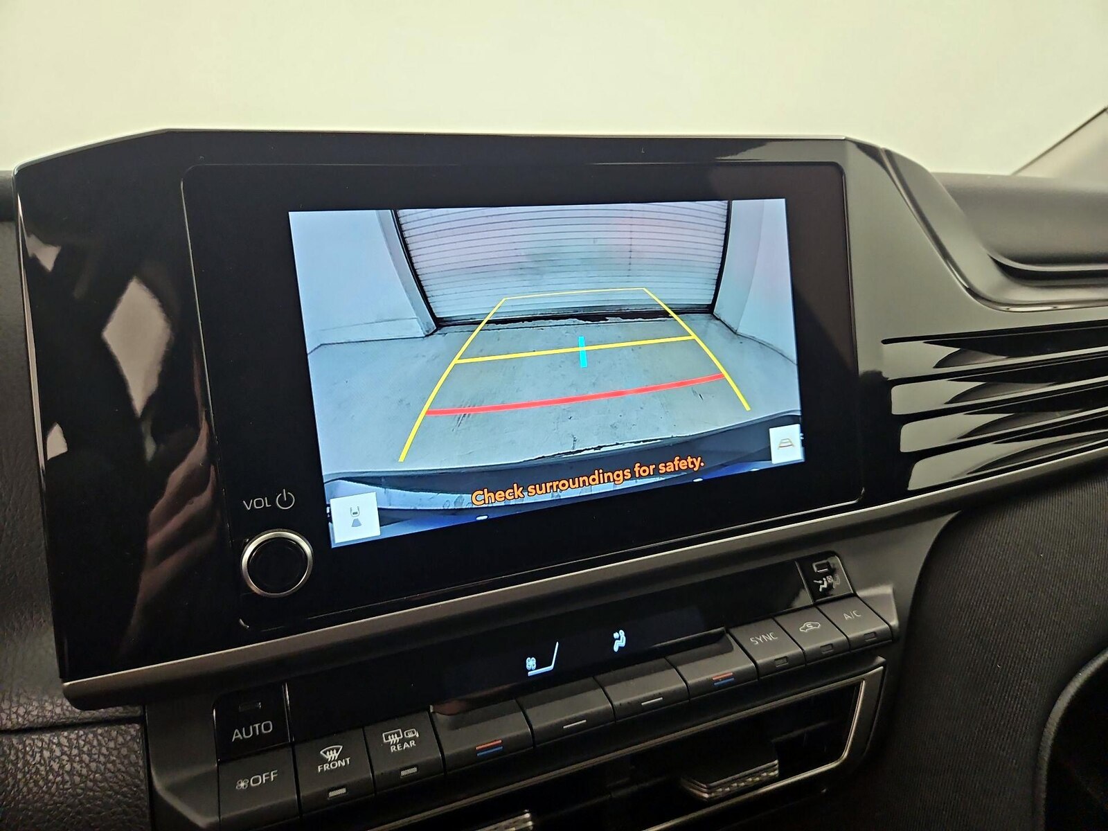2025 Toyota Camry LE - Photo 15