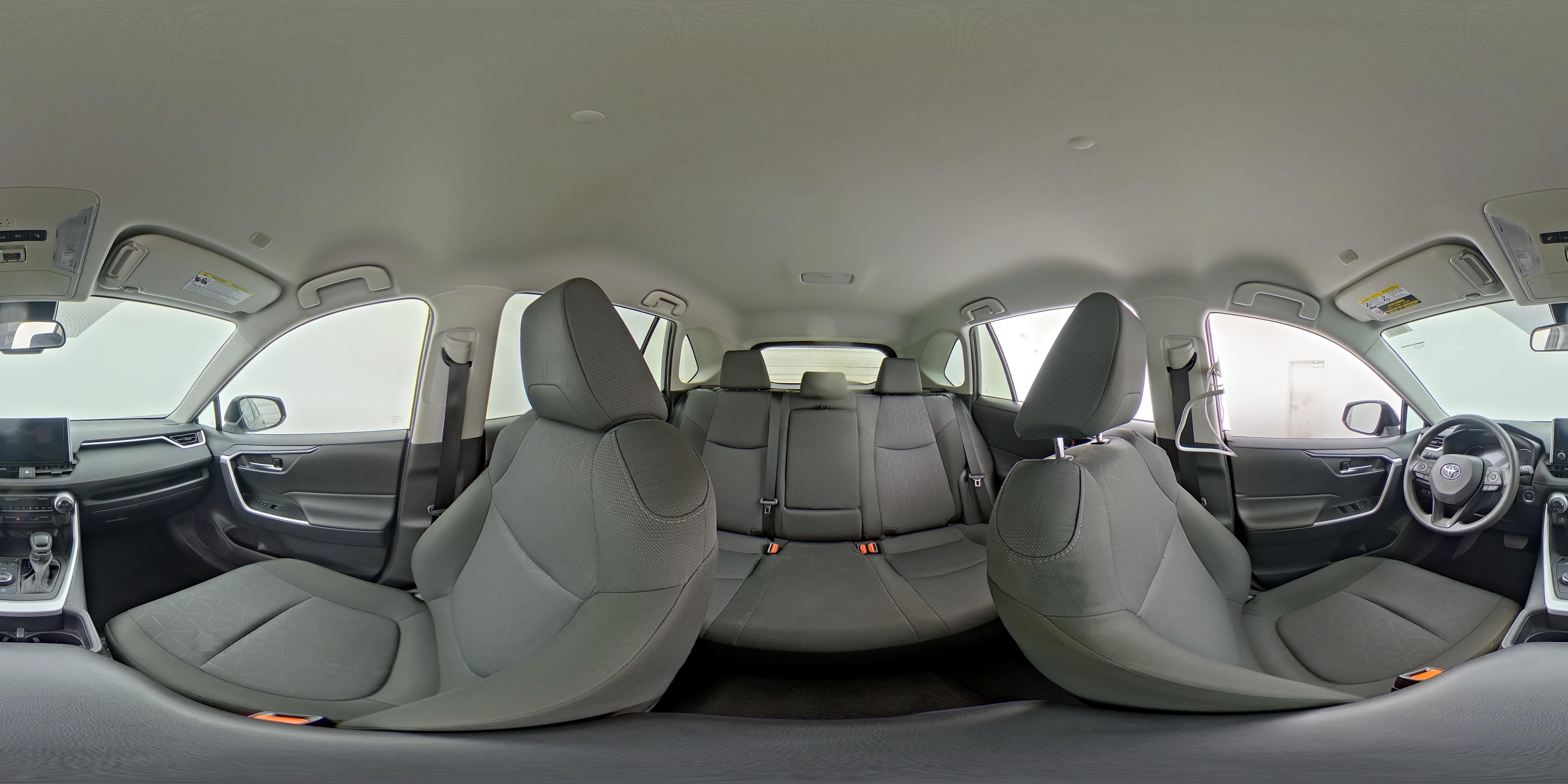 2025 Toyota RAV4 XLE - Photo 24