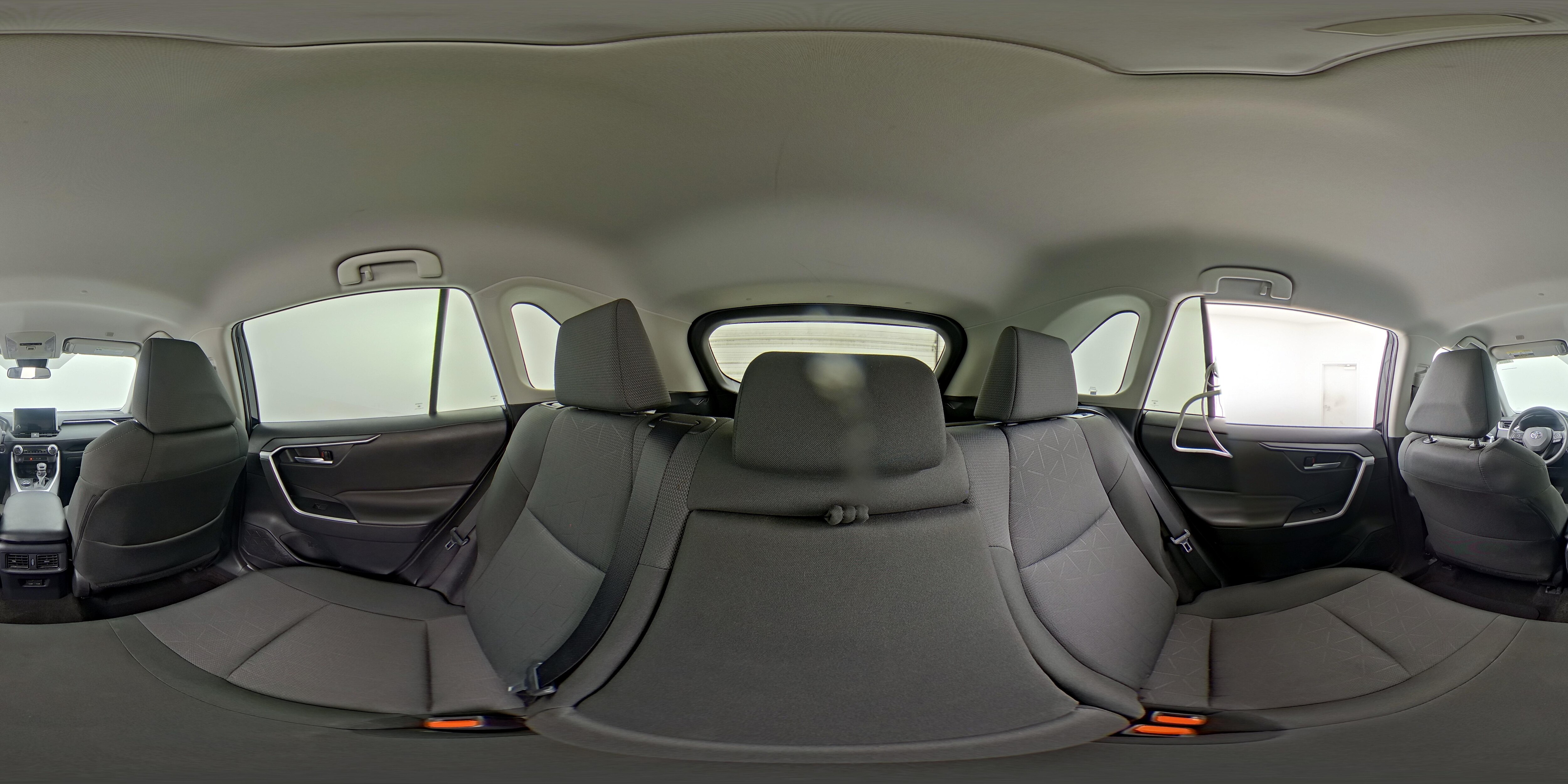 2025 Toyota RAV4 XLE - Photo 25