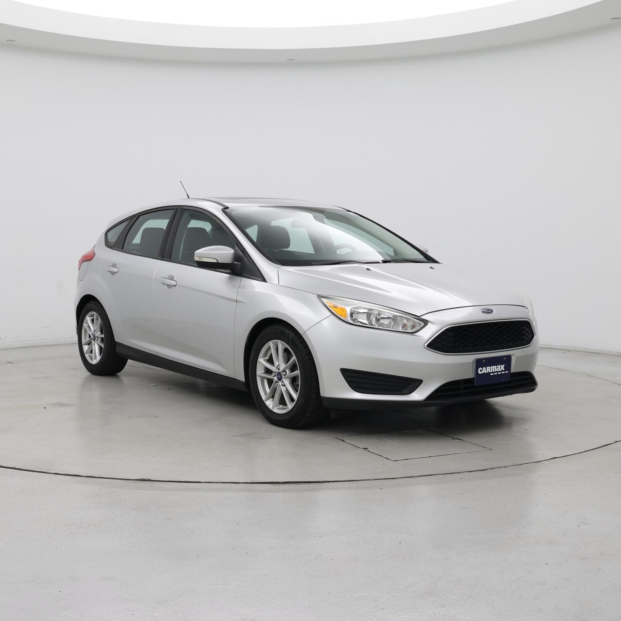 Silver 2015 Ford Focus Hatchback Front-Wheel Drive Automatic