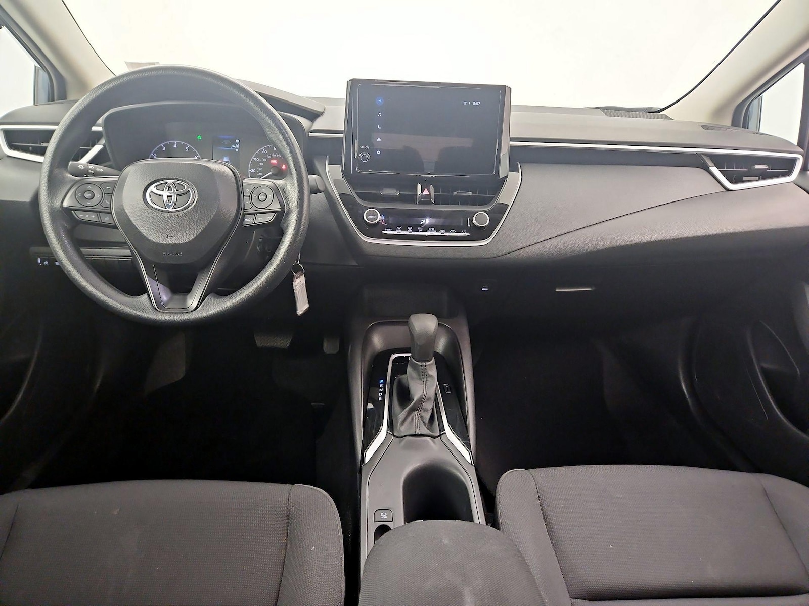 2025 Toyota Corolla LE - Photo 10