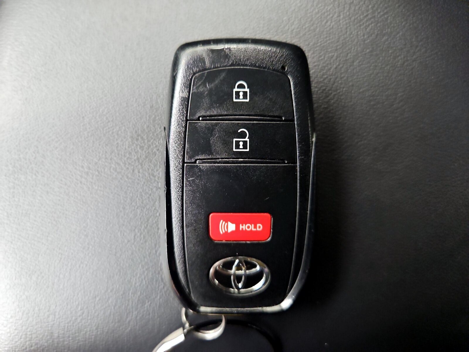 2025 Toyota Prius LE - Photo 24