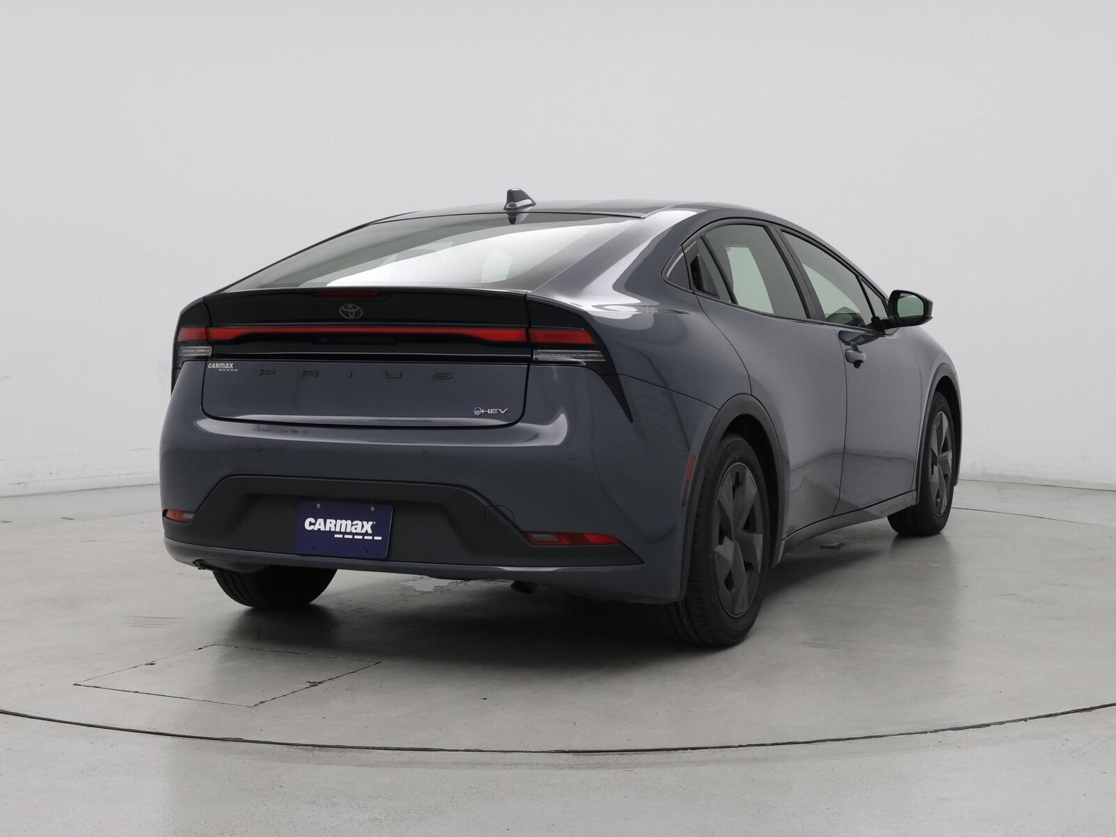 2025 Toyota Prius LE - Photo 9