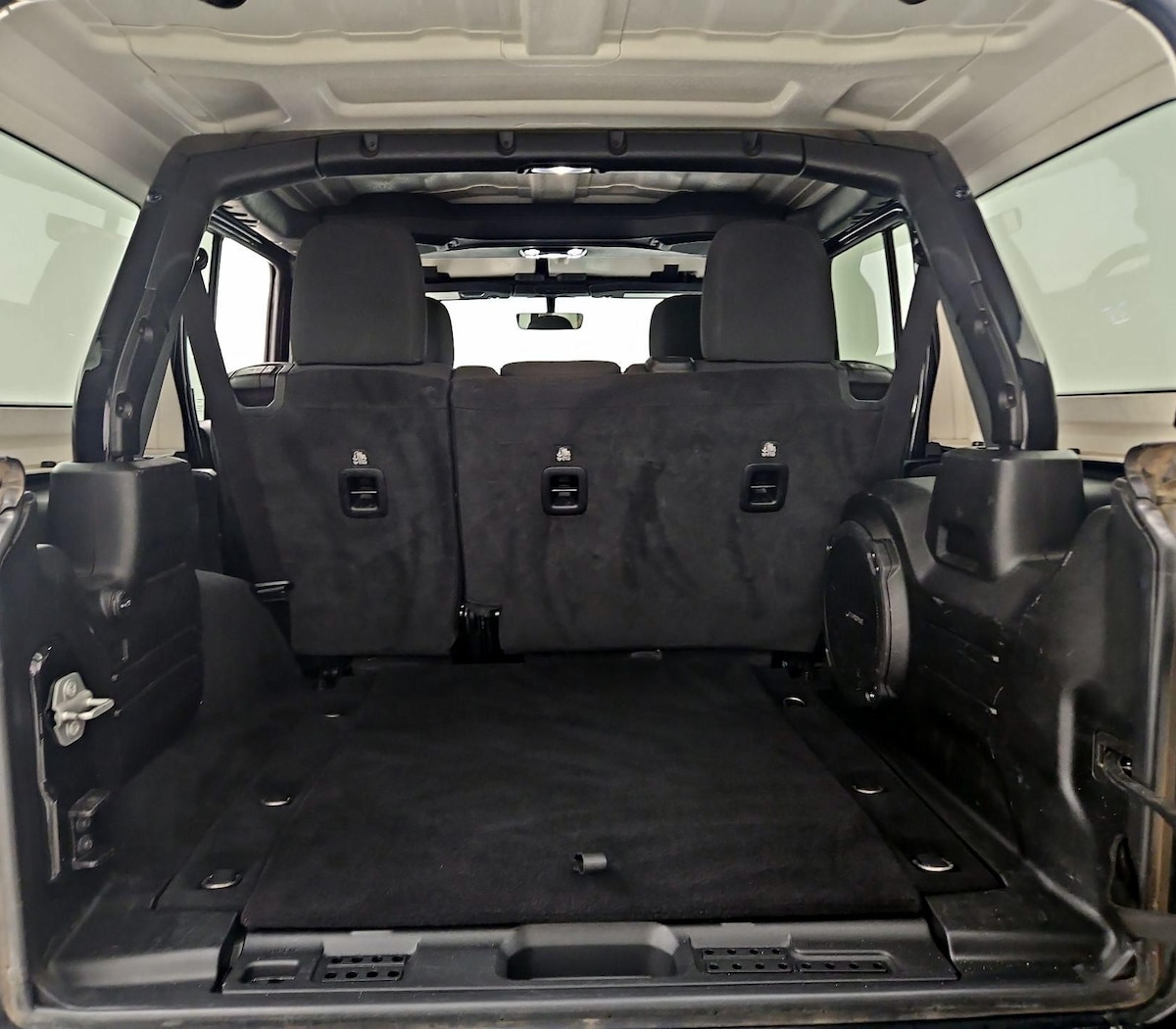 Trunk/Cargo (Seats Up)