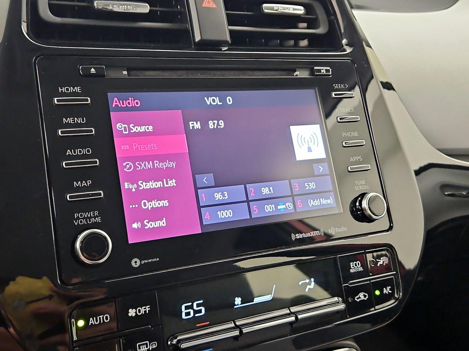2020 Toyota Prius Prime LE - Photo 16