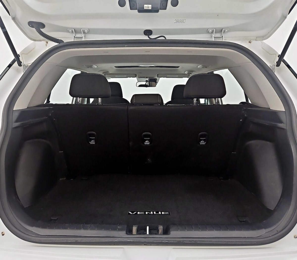 Trunk/Cargo (Seats Up)