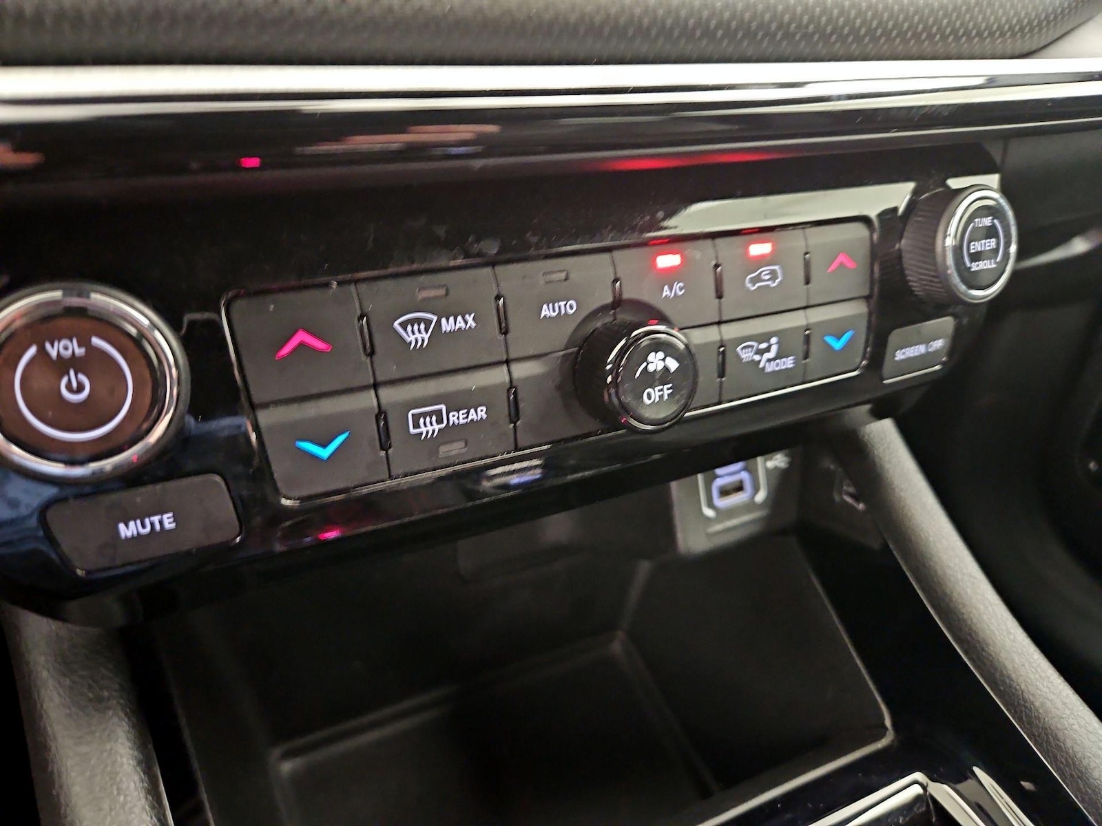 2025 Jeep Compass Trailhawk - Photo 17
