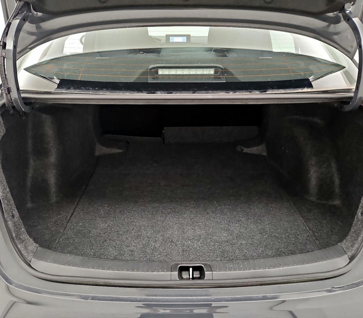 Trunk/Cargo (Seats Up)