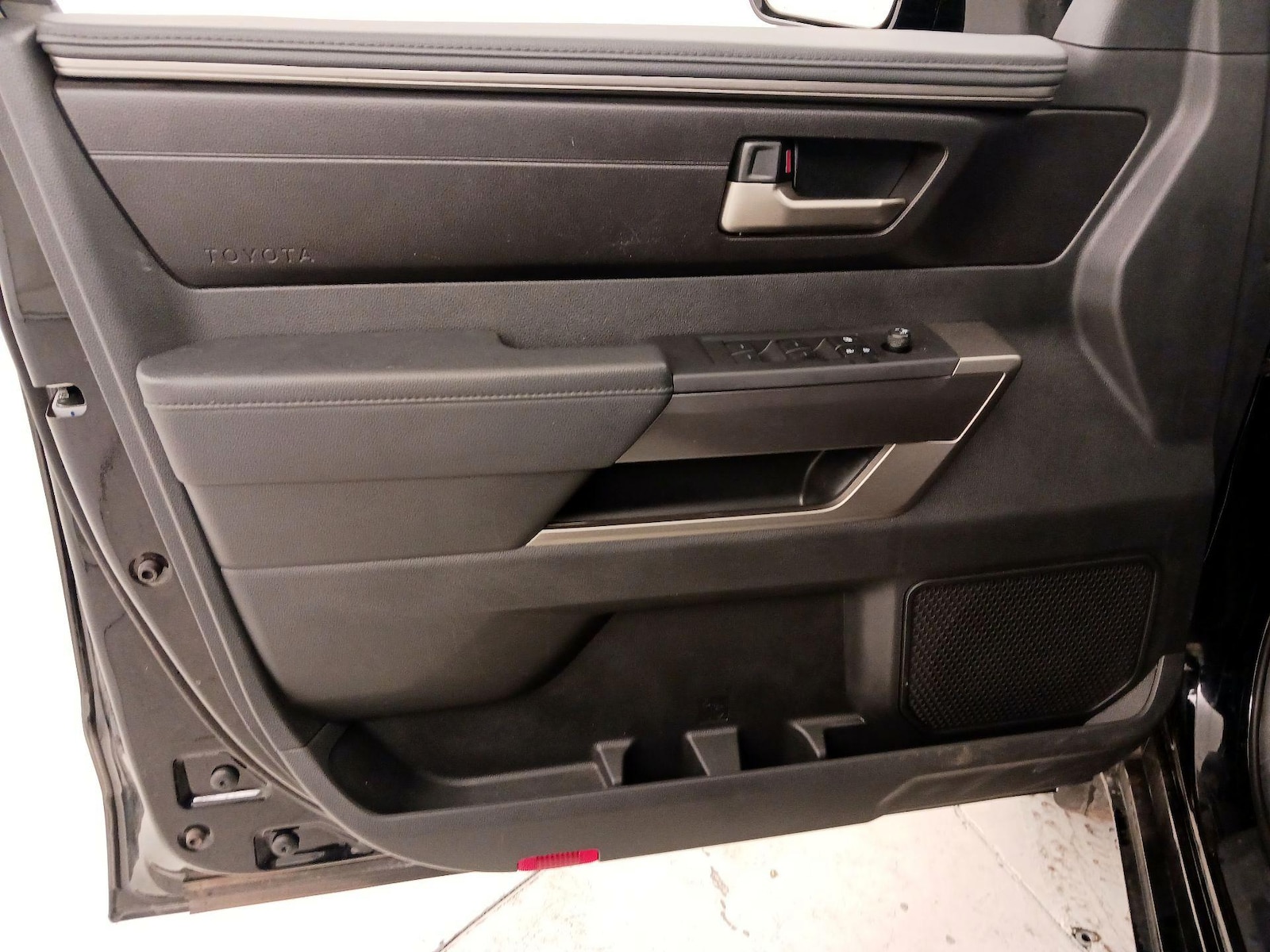2025 Toyota Tundra SR5 - Photo 13