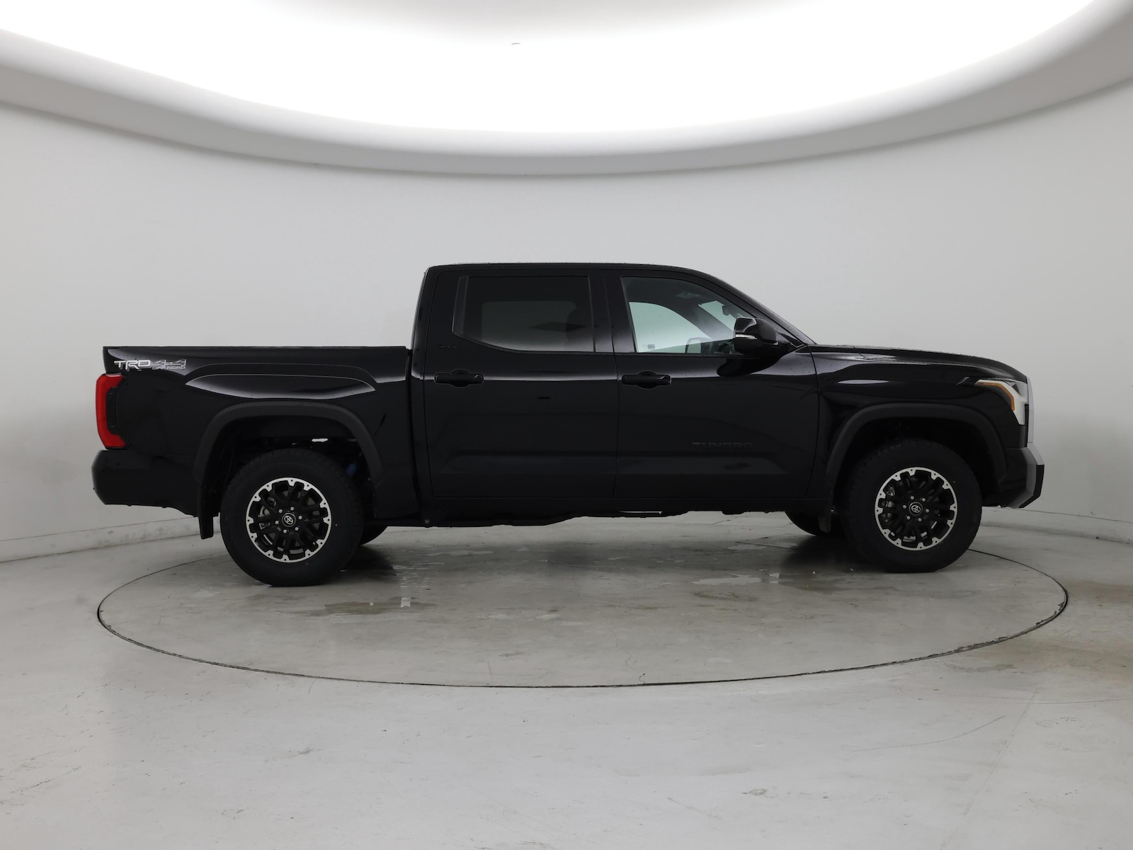 2025 Toyota Tundra SR5 - Photo 8