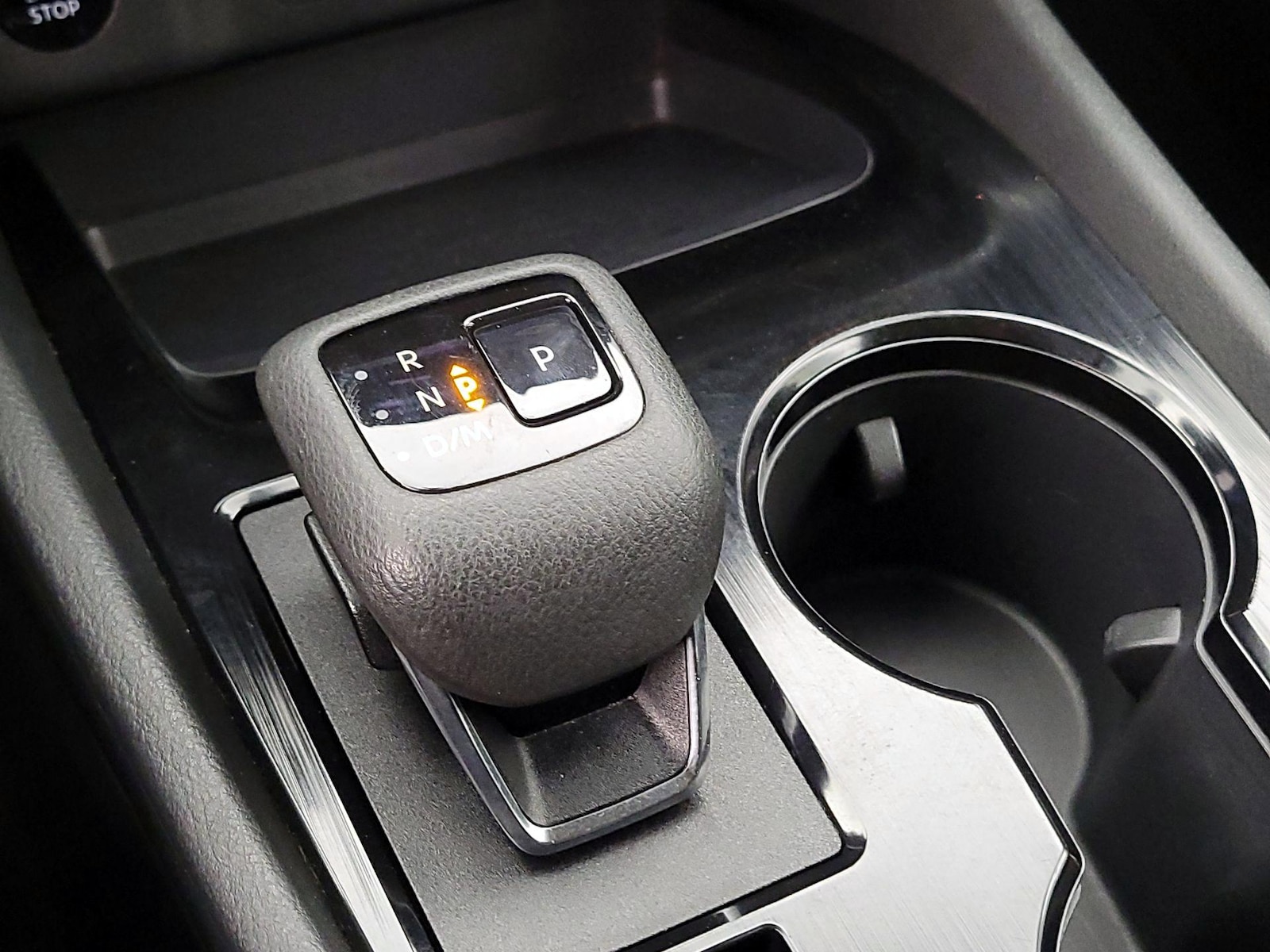 2025 Nissan Rogue SV - Photo 18