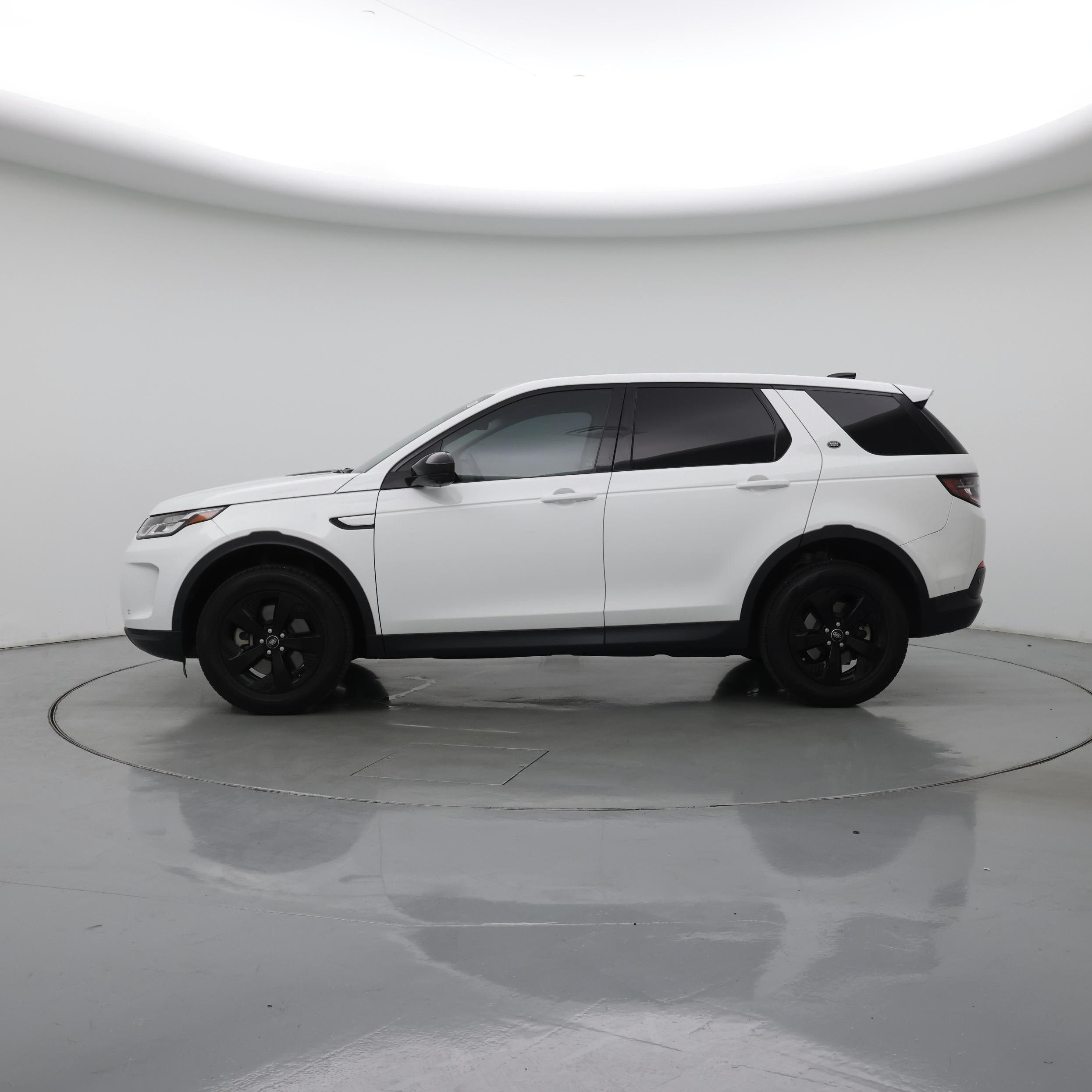Thumbnail: 2021 Land Rover Discovery Sport - 3