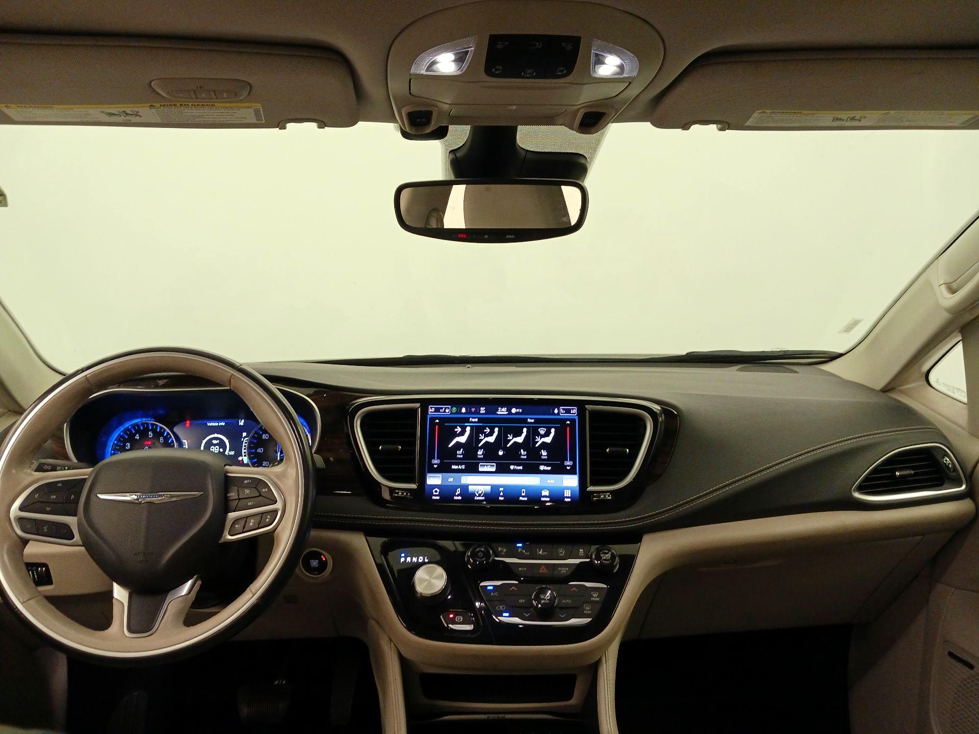 Thumbnail: 2021 Chrysler Pacifica - 9