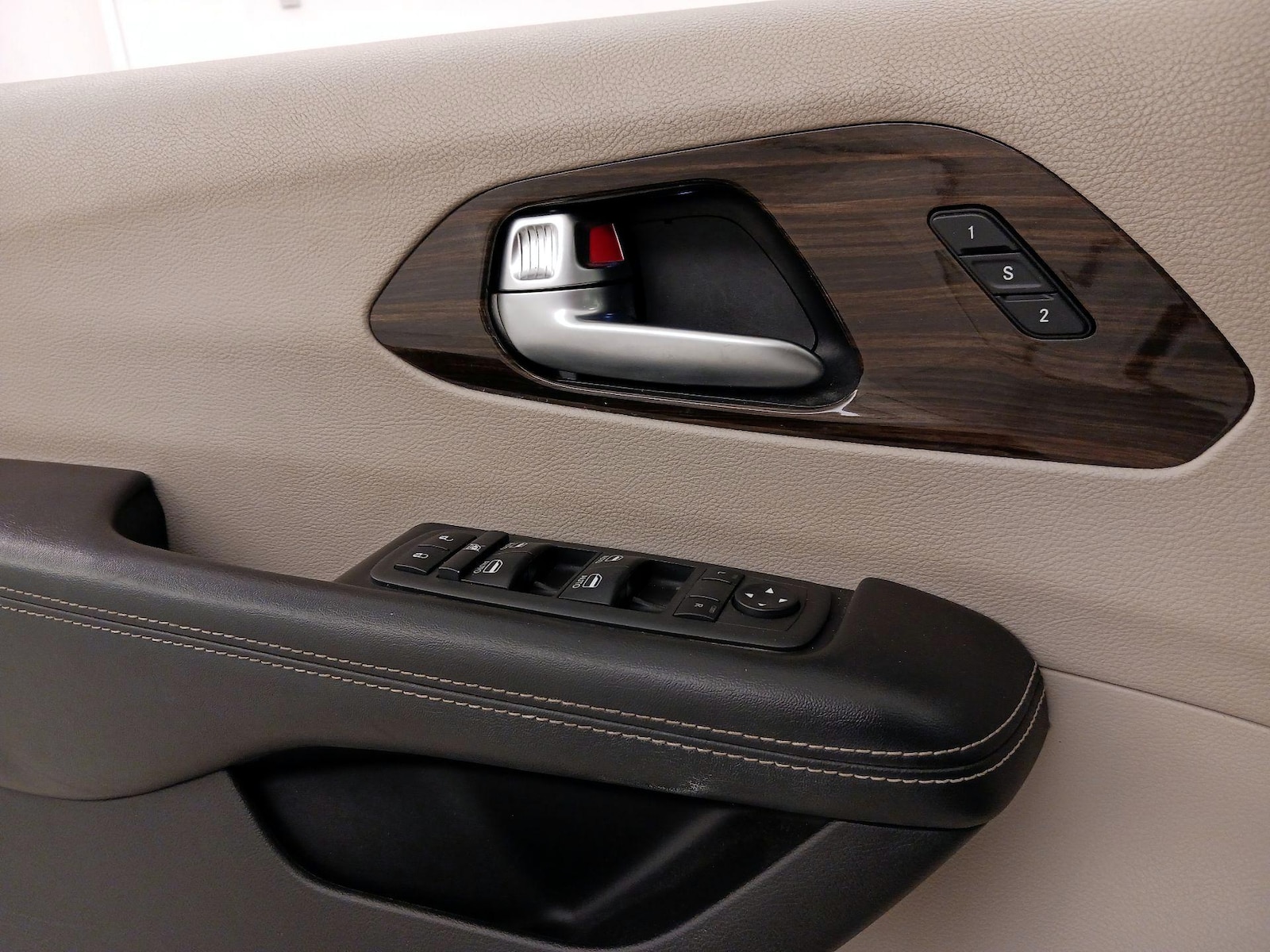 2021 Chrysler Pacifica Limited - Photo 13