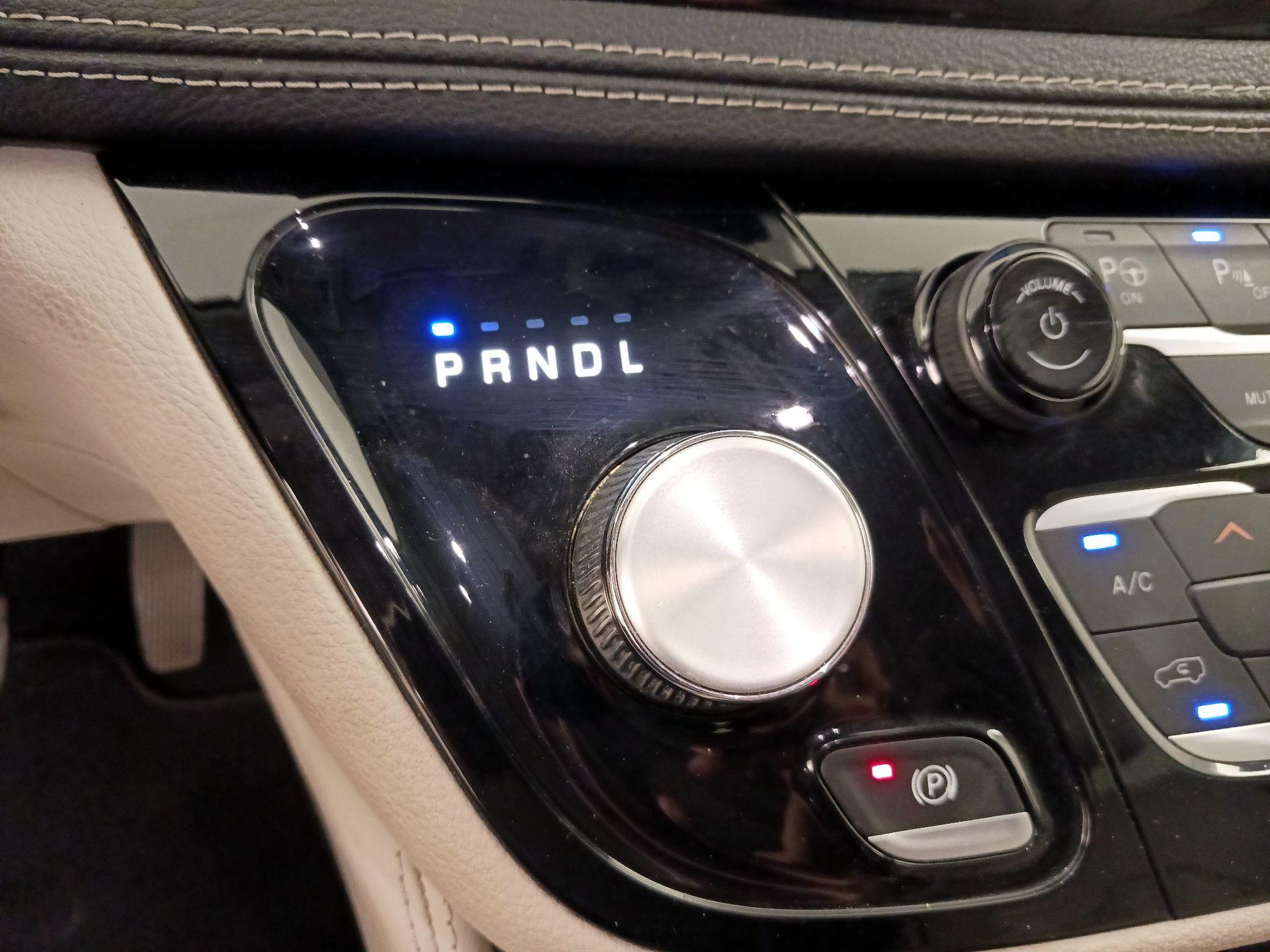 Thumbnail: 2021 Chrysler Pacifica - 18