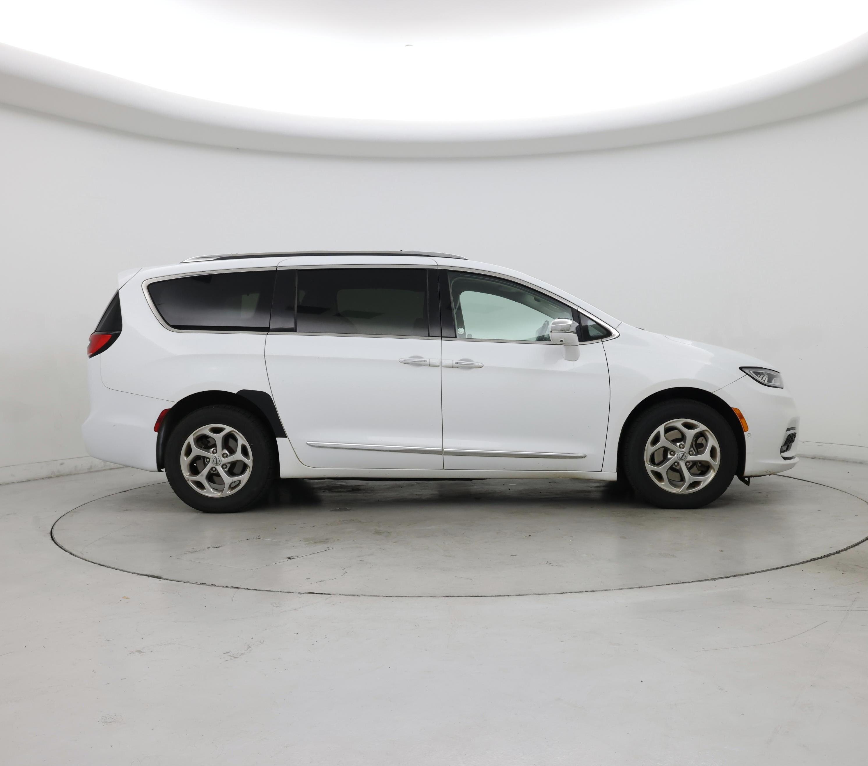 Thumbnail: 2021 Chrysler Pacifica - 7