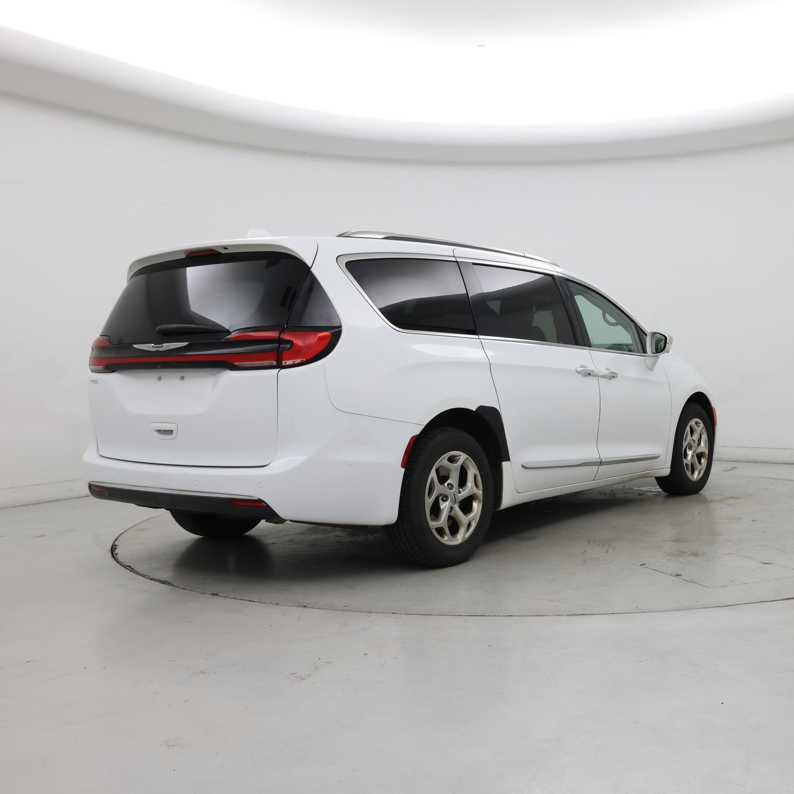 Thumbnail: 2021 Chrysler Pacifica - 8