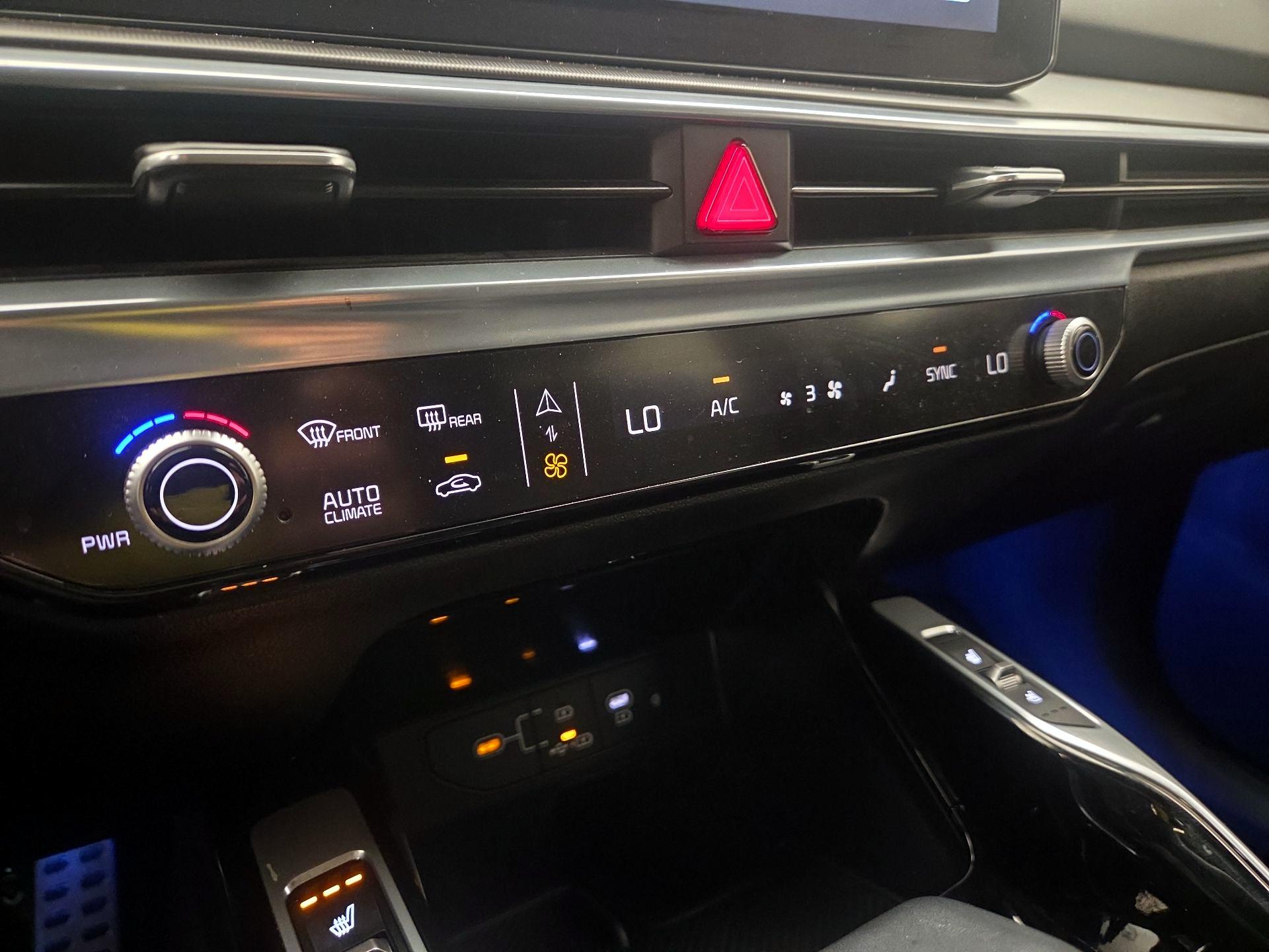 Thumbnail: 2024 Kia Sorento - 17