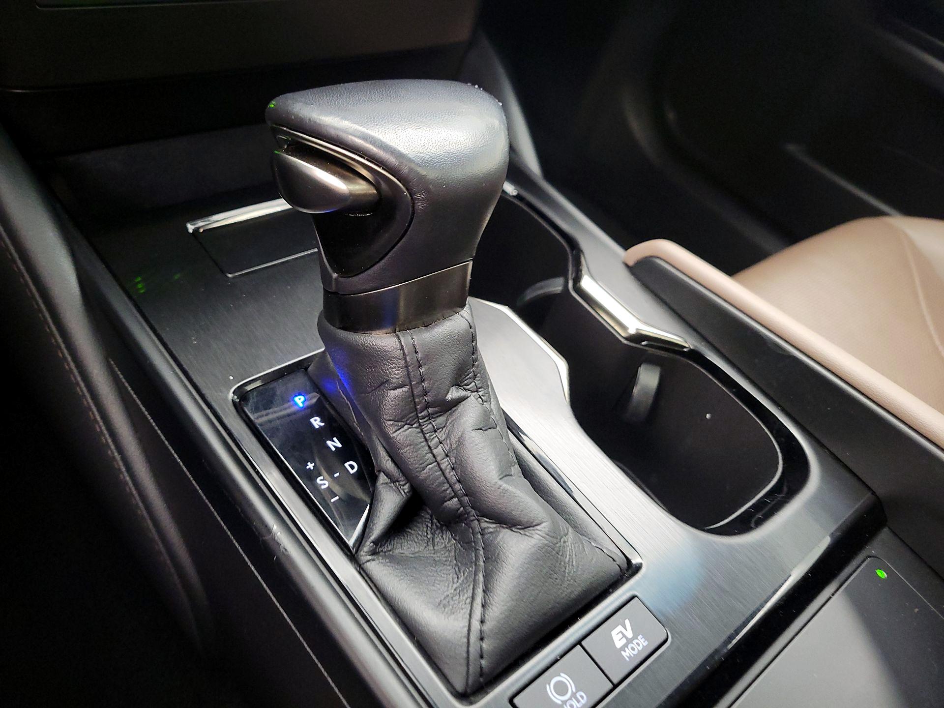 Thumbnail: 2023 Lexus ES - 17