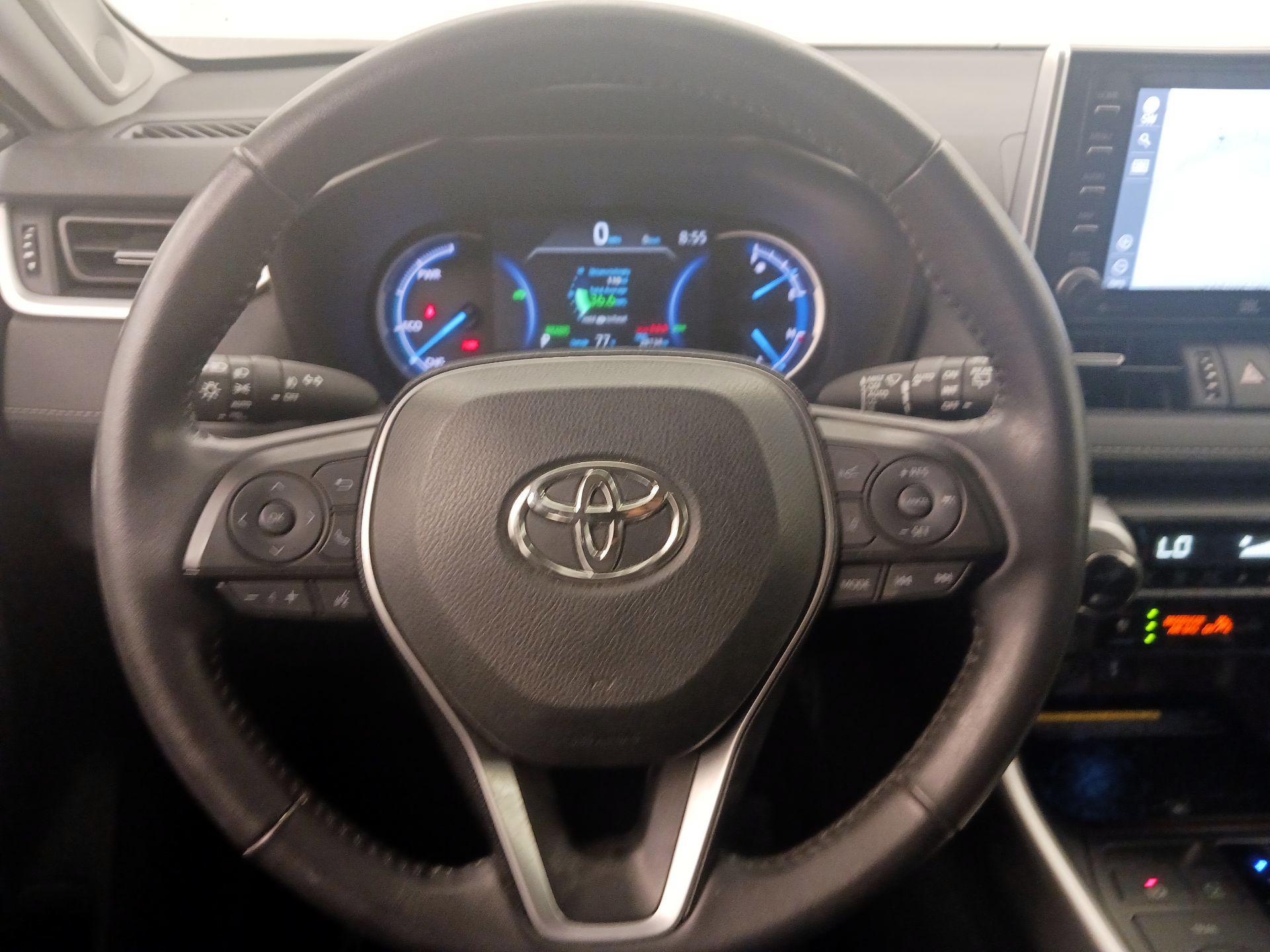Thumbnail: 2020 Toyota RAV4 - 10