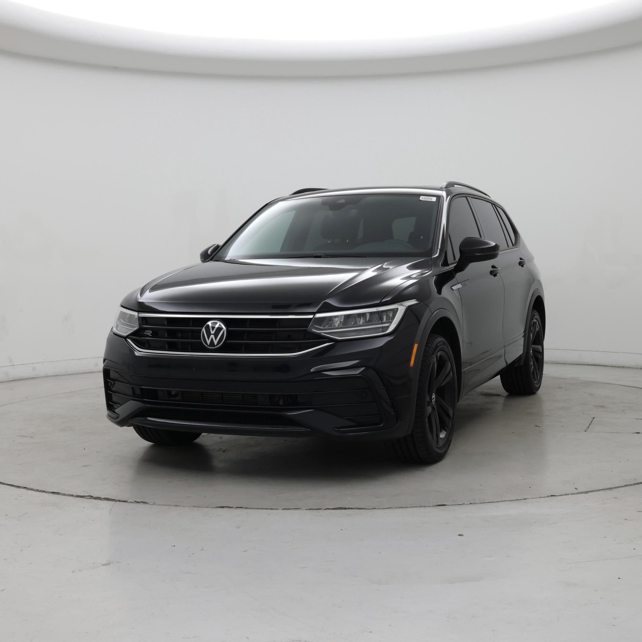 Thumbnail: 2023 Volkswagen Tiguan - 4
