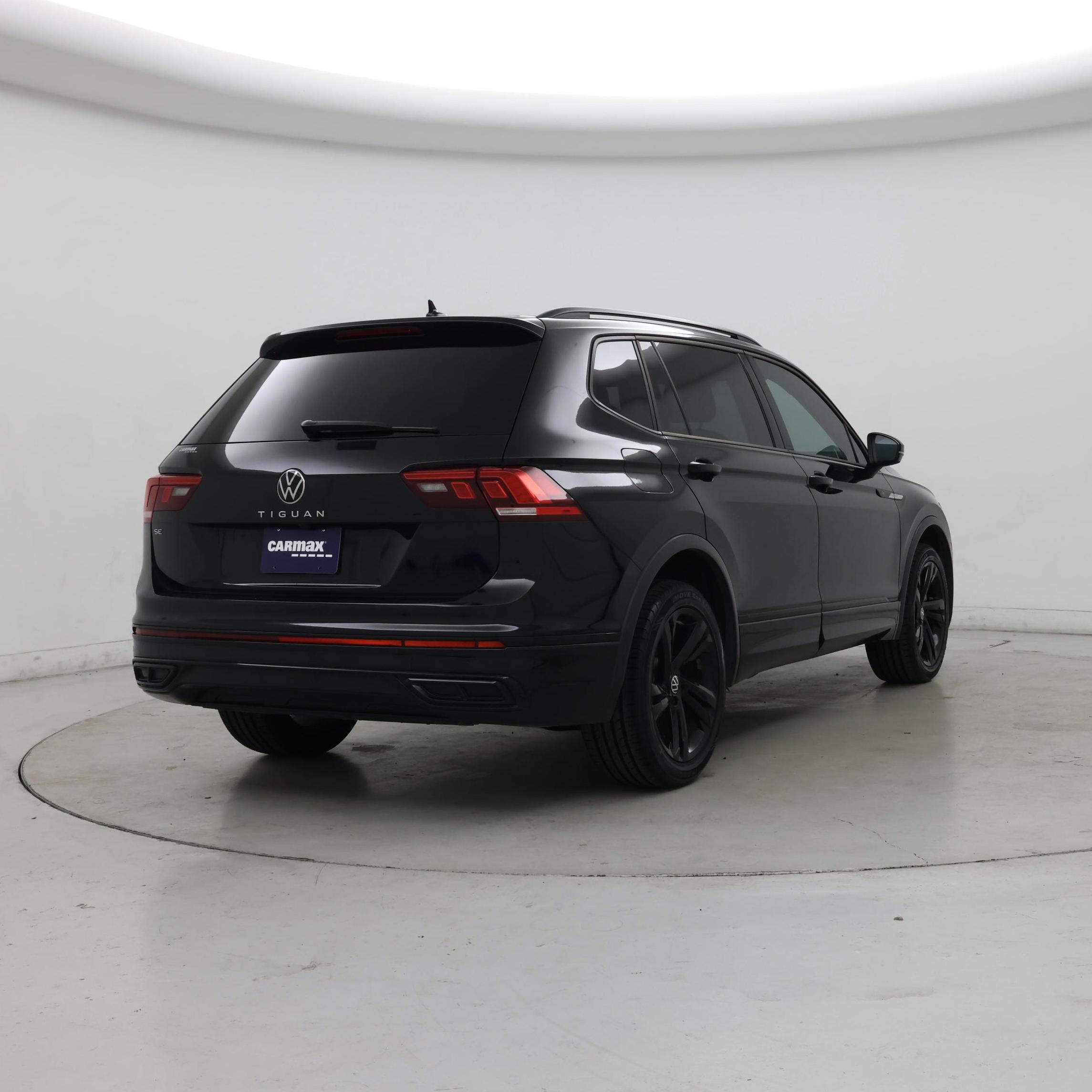 Thumbnail: 2023 Volkswagen Tiguan - 8